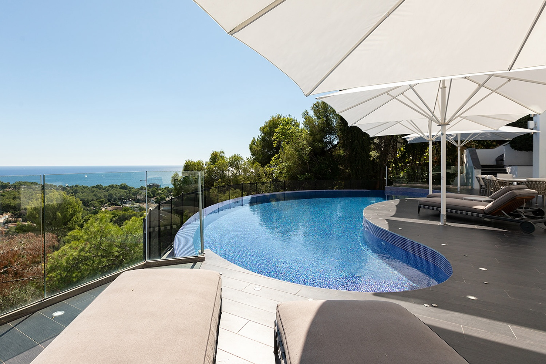  Mediterranean villa with pool and sea views in Bendinat - 物件實景