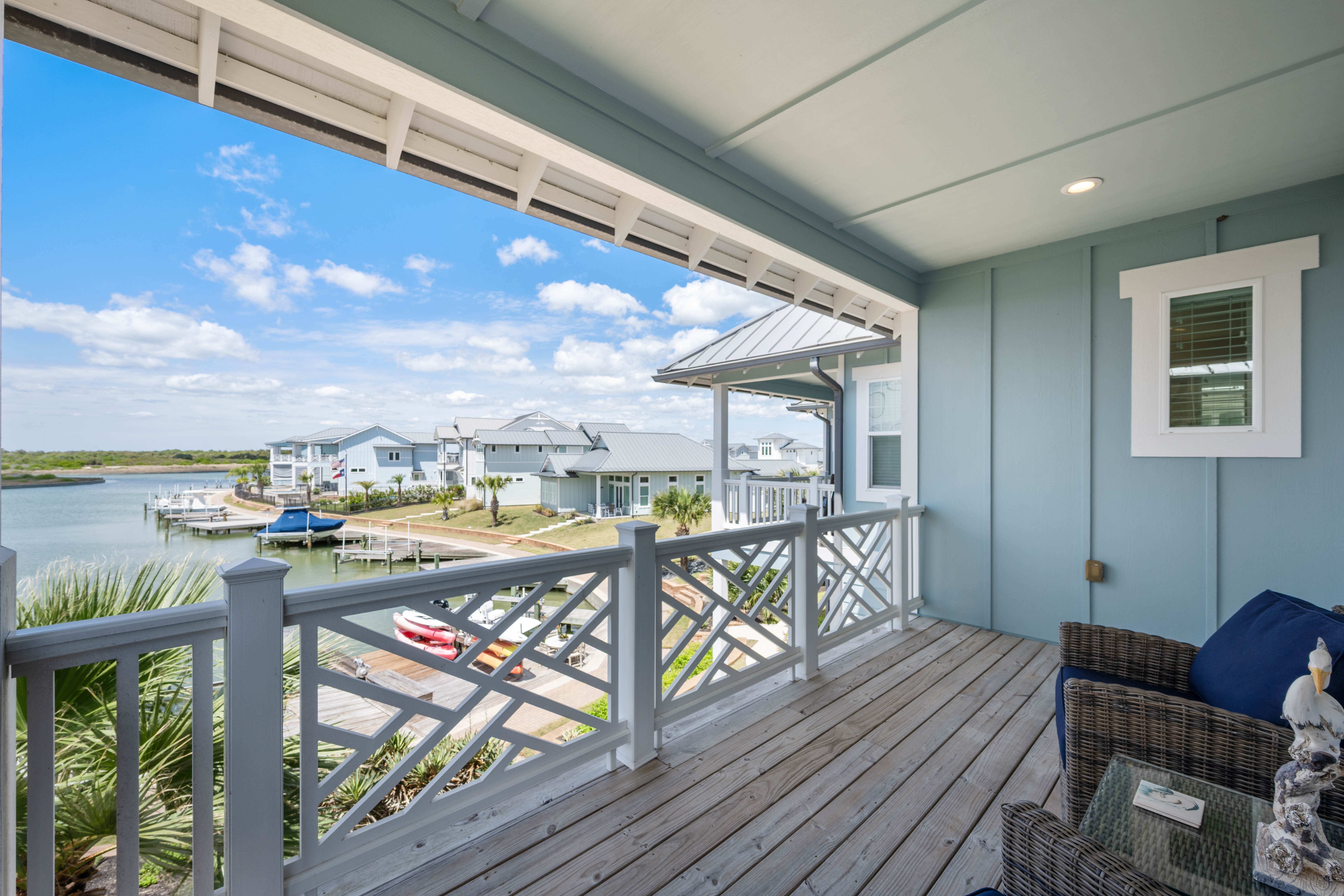  Relaxing 4BR Waterfront Condo - 物件實景