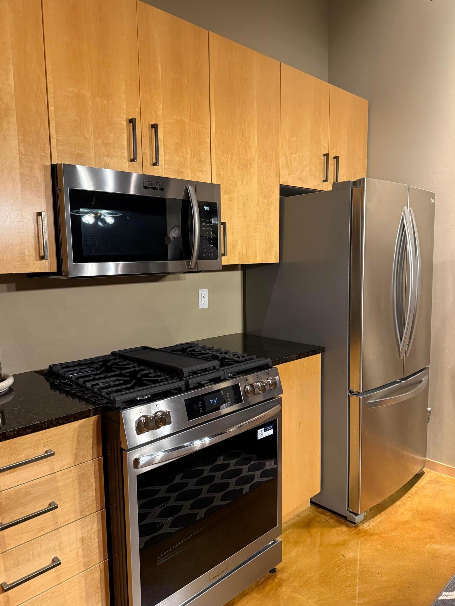 Saint Paul, Minnesota, 55101, United States, 2 Bedrooms Bedrooms, ,1 BathroomBathrooms,Residential,For Sale,1958704