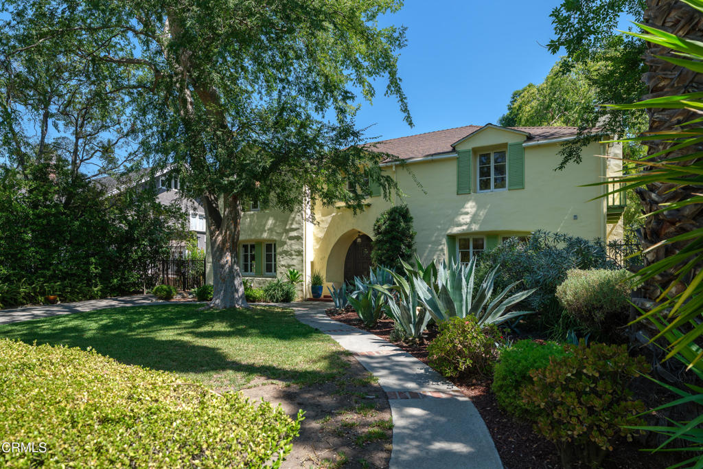 Pasadena, California, 91103, United States, 6 Bedrooms Bedrooms, ,3 BathroomsBathrooms,Residential,For Sale,1950732