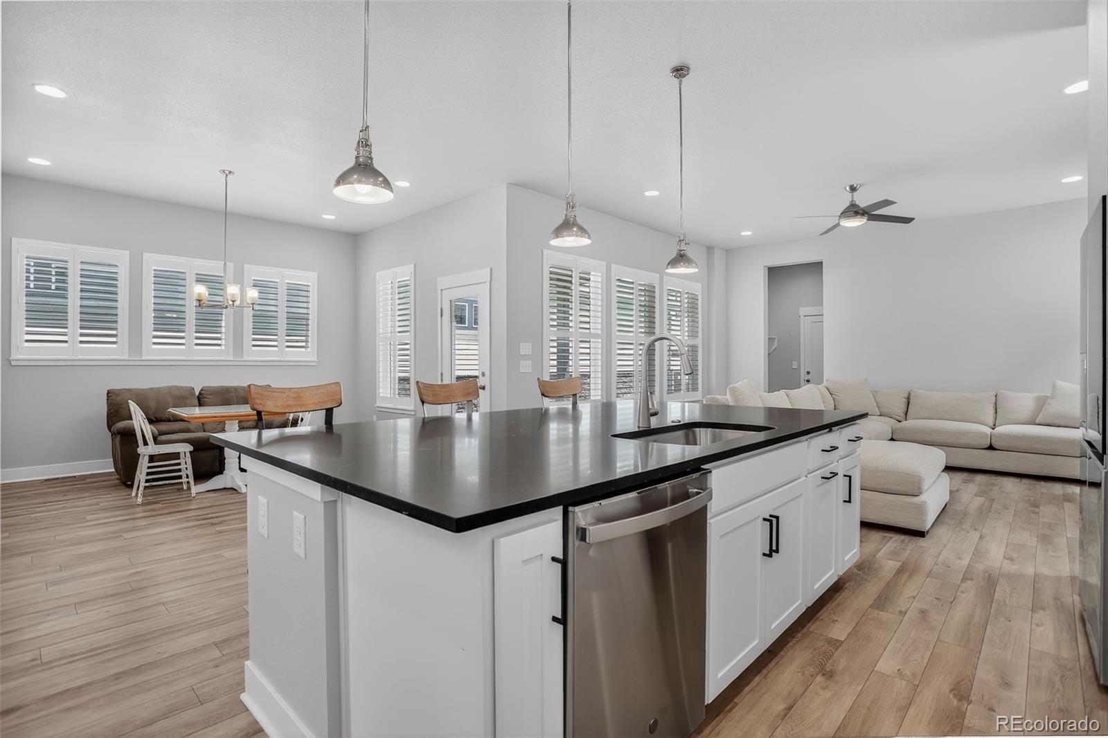 Aurora, Colorado, 80019, United States, 4 Bedrooms Bedrooms, ,3 BathroomsBathrooms,Residential,For Sale,1901325