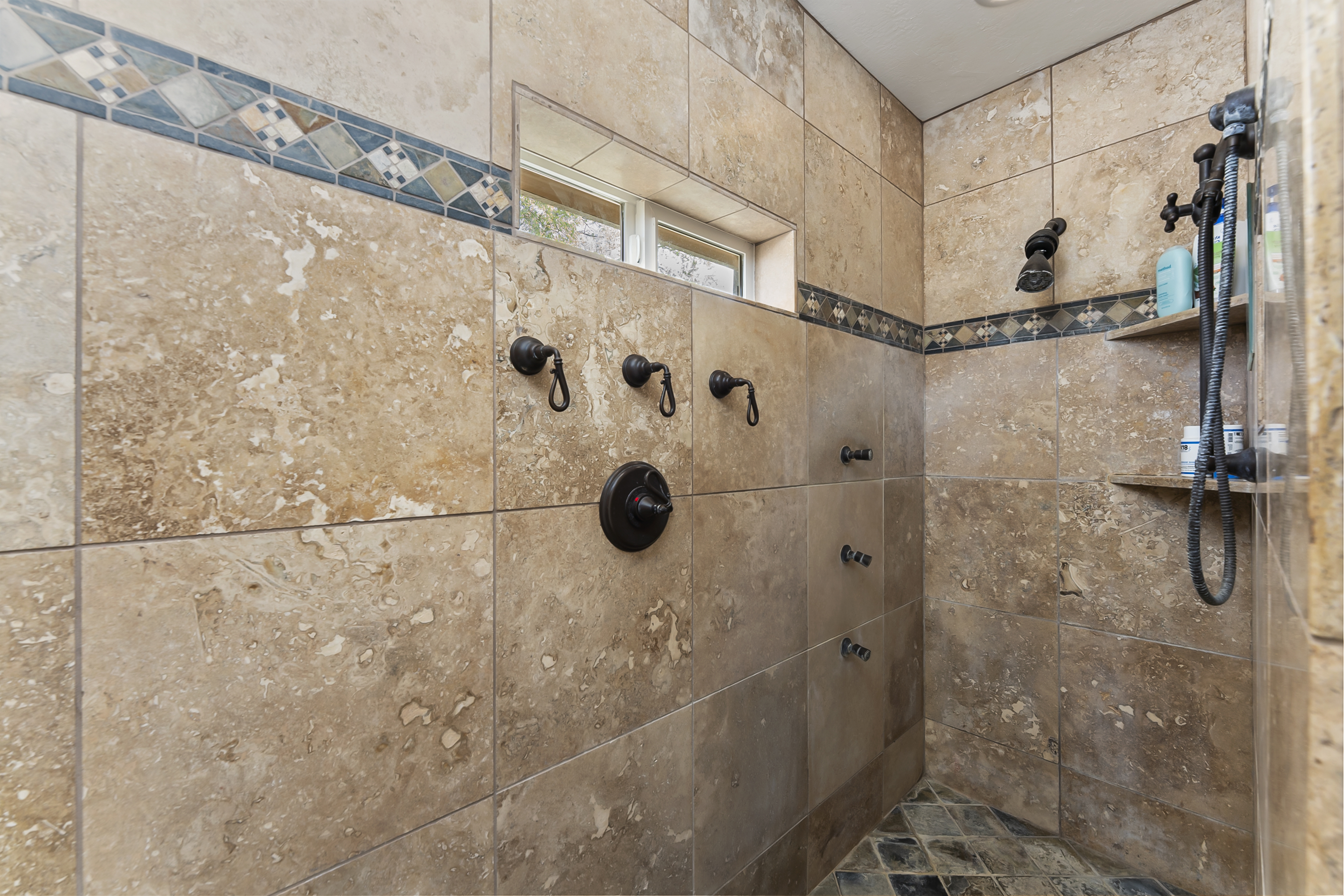  5990 Upper Ridge Way, Auburn, CA 95602 - 物件實景