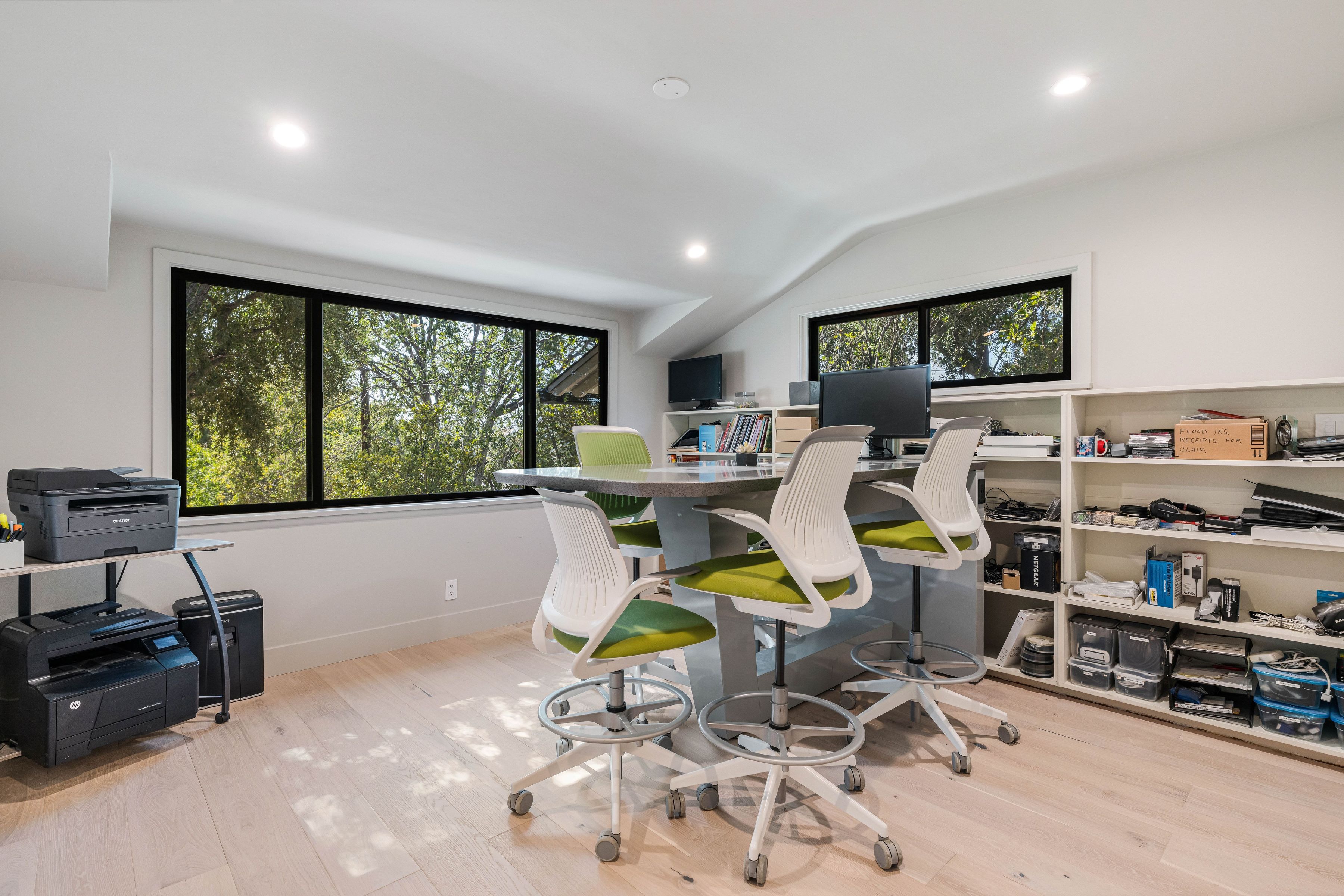  5950 Winnetka Avenue - 物件實景