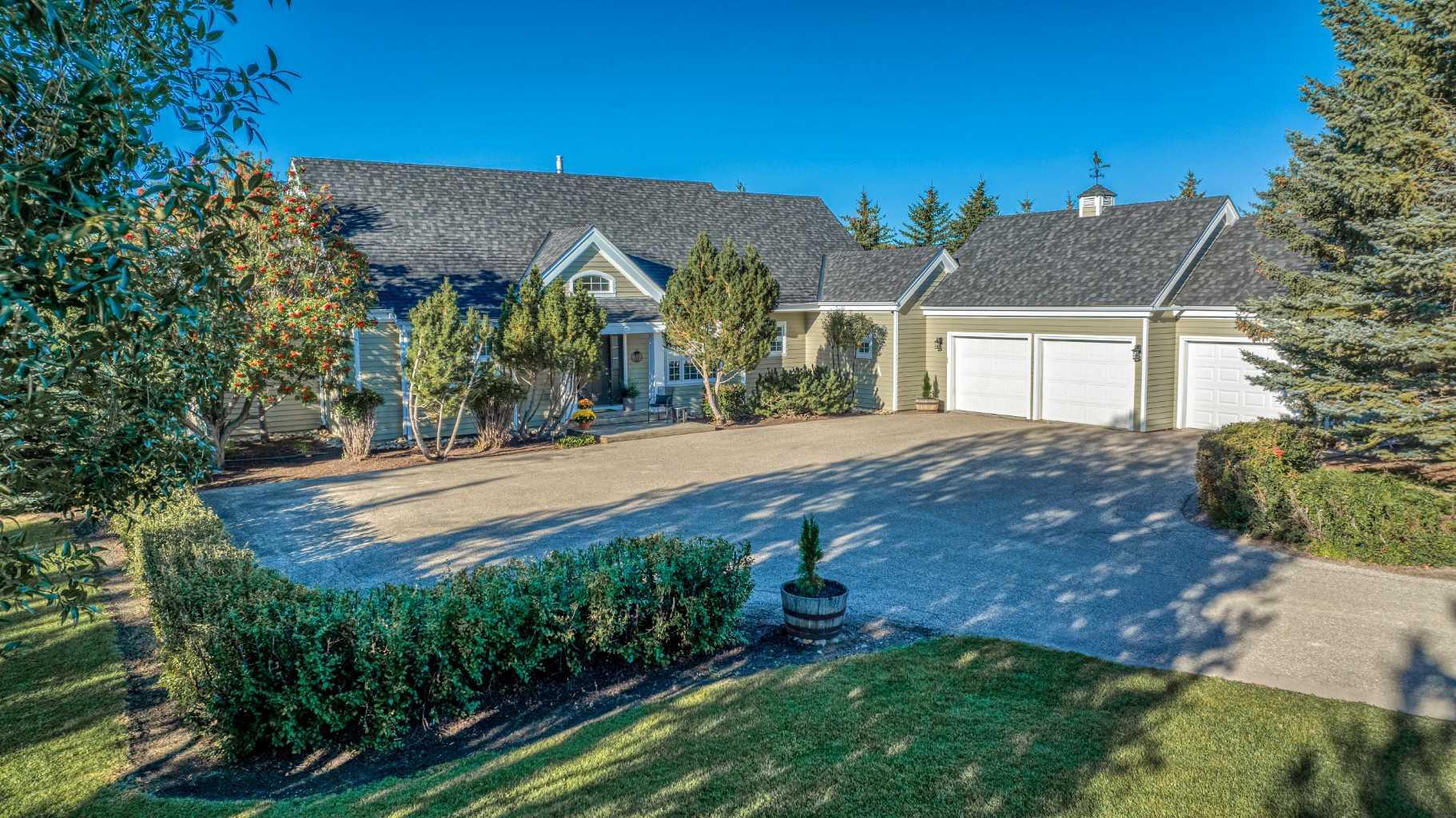 RURAL ROCKY VIEW COUNTY, Alberta, T3Z 1M8, CA, 5 Bedrooms Bedrooms, ,4 BathroomsBathrooms,Residential,For Sale,1836790
