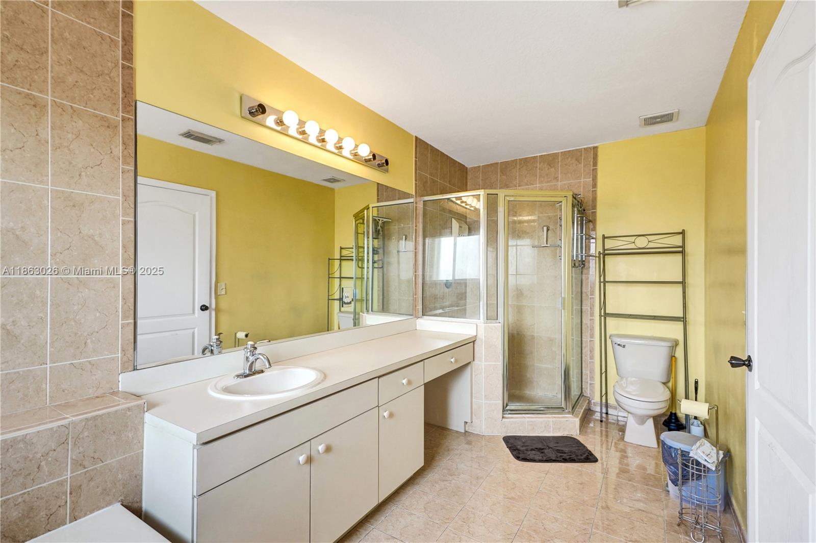 Miami, Florida, 33187, United States, 4 Bedrooms Bedrooms, ,3 BathroomsBathrooms,Residential,For Sale,1926349