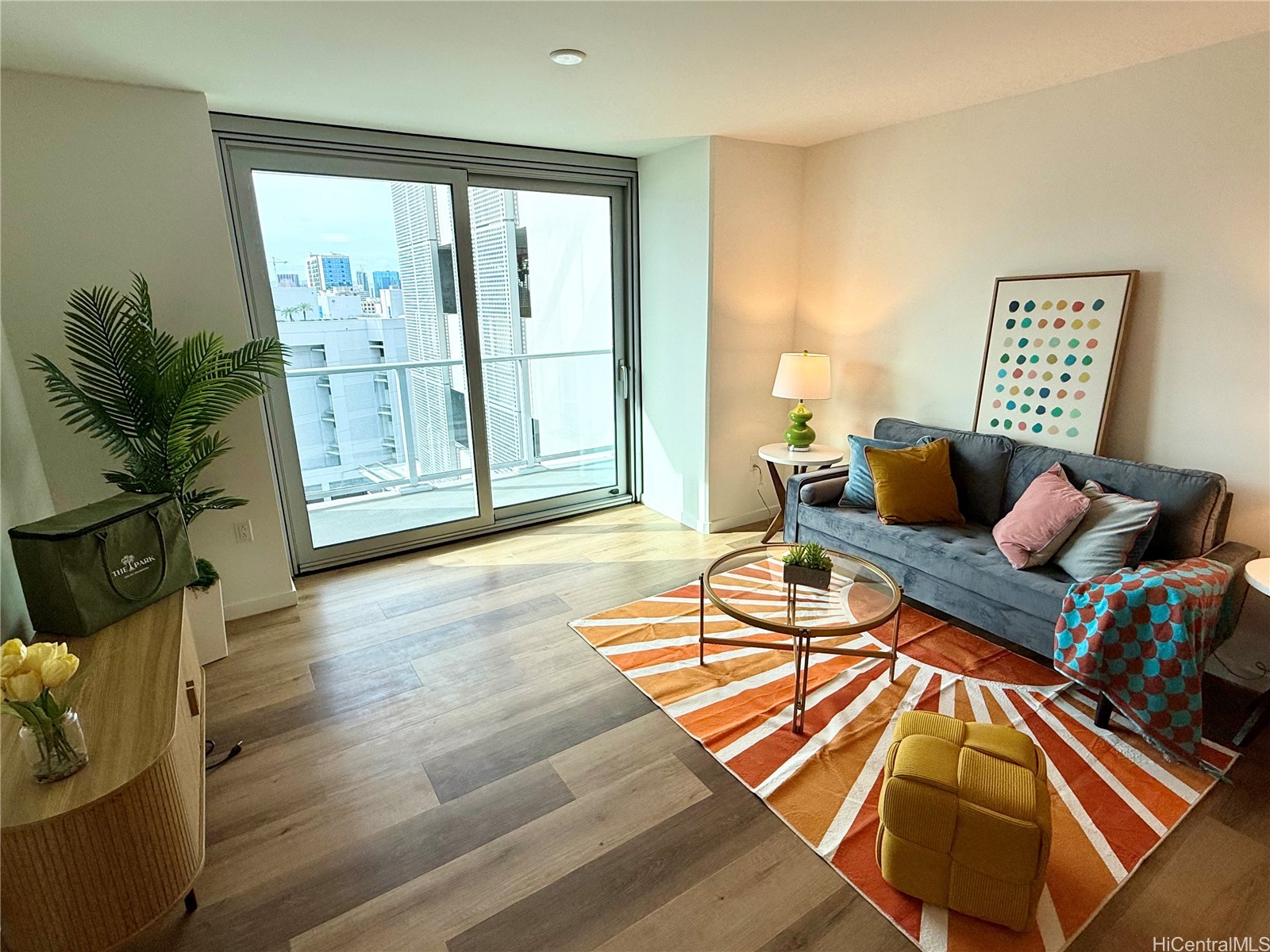 Honolulu, Hawaii, 96814, United States, 2 Bedrooms Bedrooms, ,2 BathroomsBathrooms,Residential,For Sale,1988150