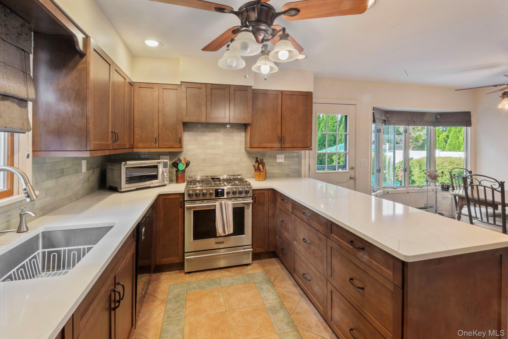 East Northport, New York, 11731, United States, 3 Bedrooms Bedrooms, ,2 BathroomsBathrooms,Residential,For Sale,1924855