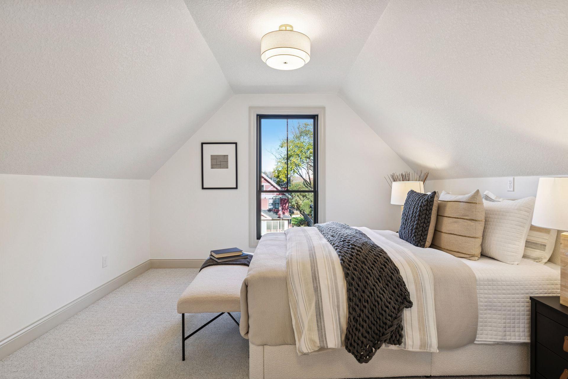 Saint Paul, Minnesota, 55105, United States, 5 Bedrooms Bedrooms, ,4 BathroomsBathrooms,Residential,For Sale,1989282