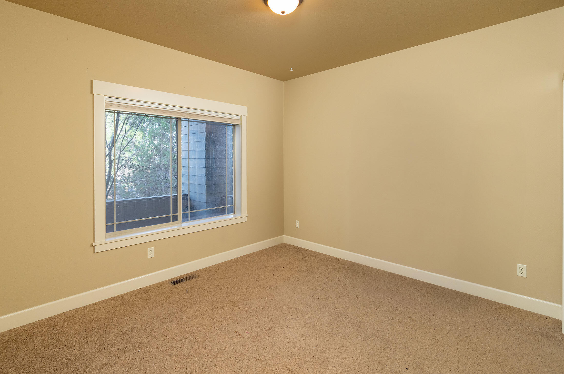 Bend, Oregon, 97703, United States, 4 Bedrooms Bedrooms, ,3 BathroomsBathrooms,Residential,For Sale,1805310