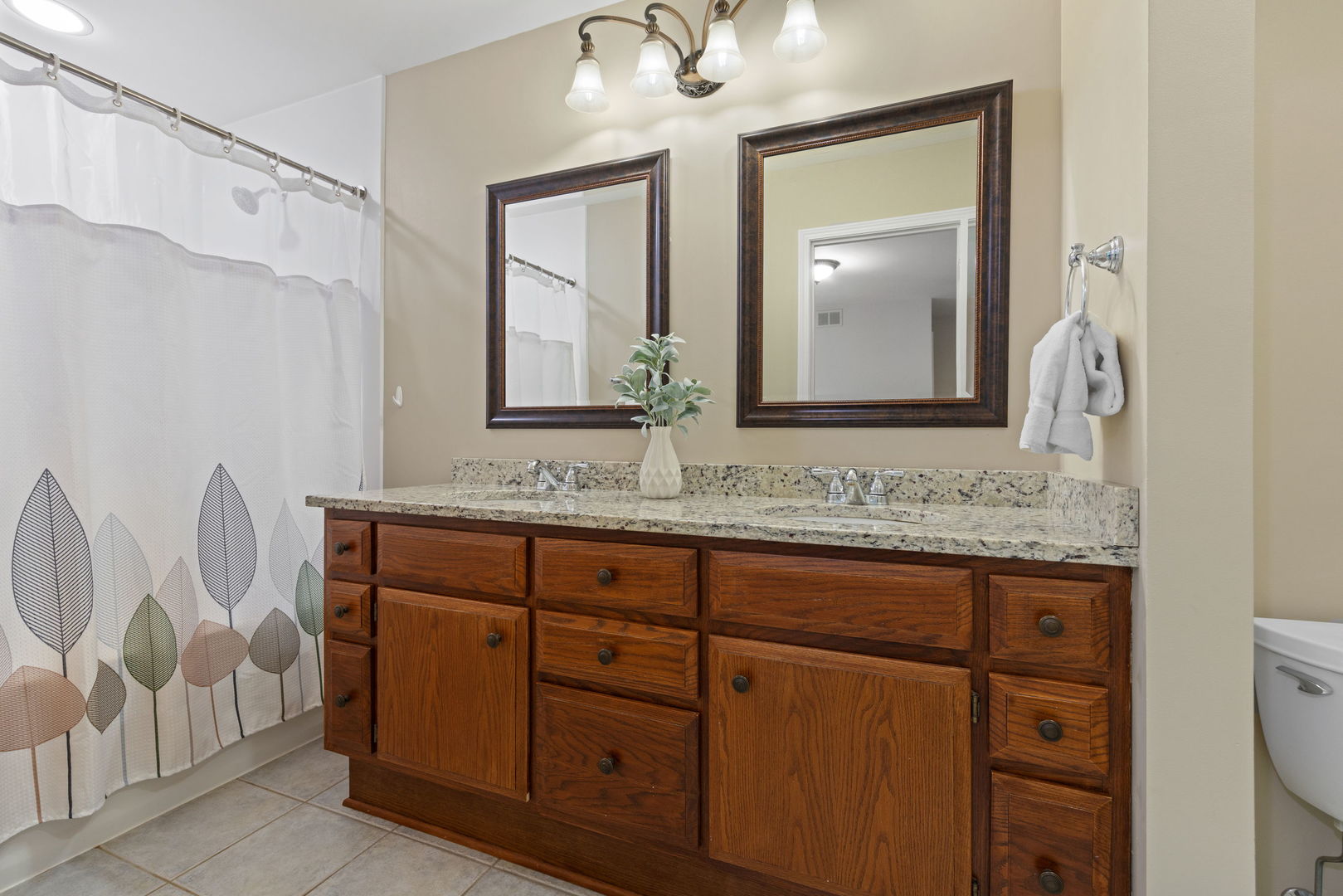Barrington Hills, Illinois, 60010, United States, 5 Bedrooms Bedrooms, ,5 BathroomsBathrooms,Residential,For Sale,1938528