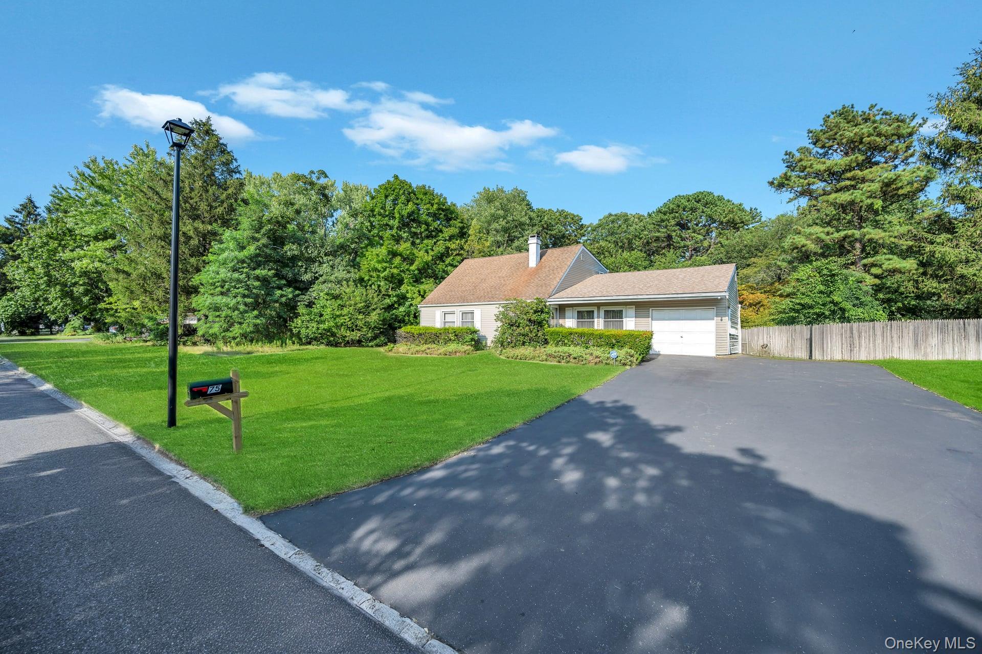 Medford, New York, 11763, United States, 5 Bedrooms Bedrooms, ,2 BathroomsBathrooms,Residential,For Sale,1926312