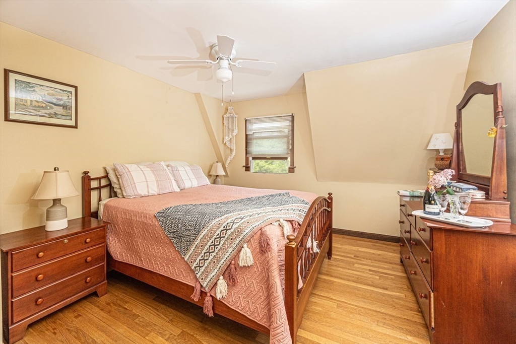 Rochester, Massachusetts, 02770, United States, 3 Bedrooms Bedrooms, ,2 BathroomsBathrooms,Residential,For Sale,1902514