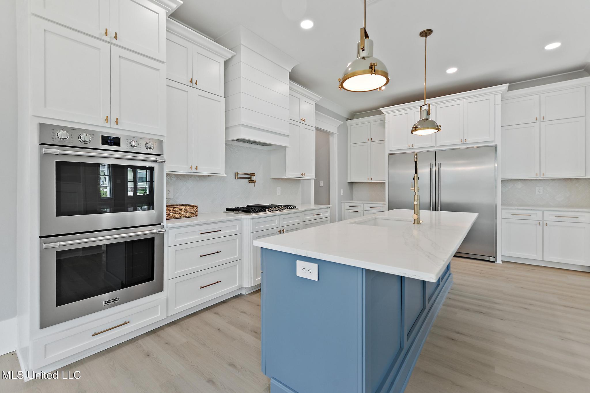 Gulfport, Mississippi, 39503, United States, 3 Bedrooms Bedrooms, ,2 BathroomsBathrooms,Residential,For Sale,1784044