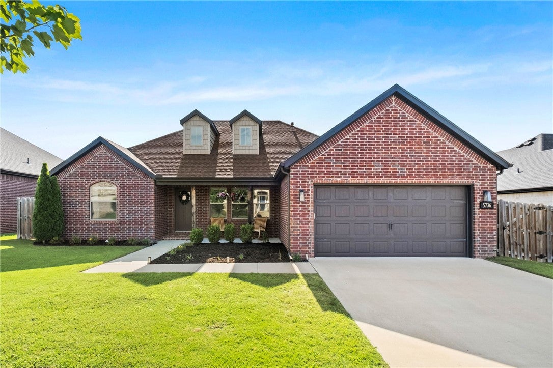 Cane Hill Dr, Fayetteville, AR 72704