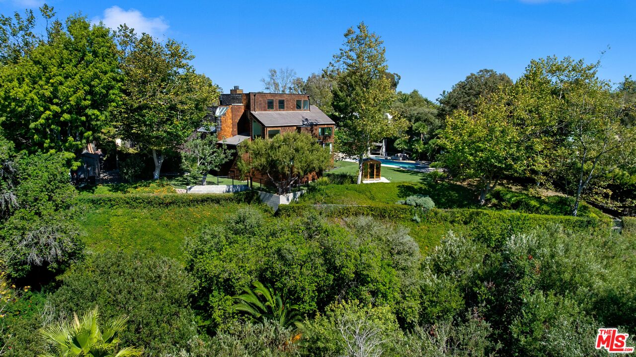 Malibu, California, 90265, United States, 3 Bedrooms Bedrooms, ,3 BathroomsBathrooms,Residential,For Sale,1949478