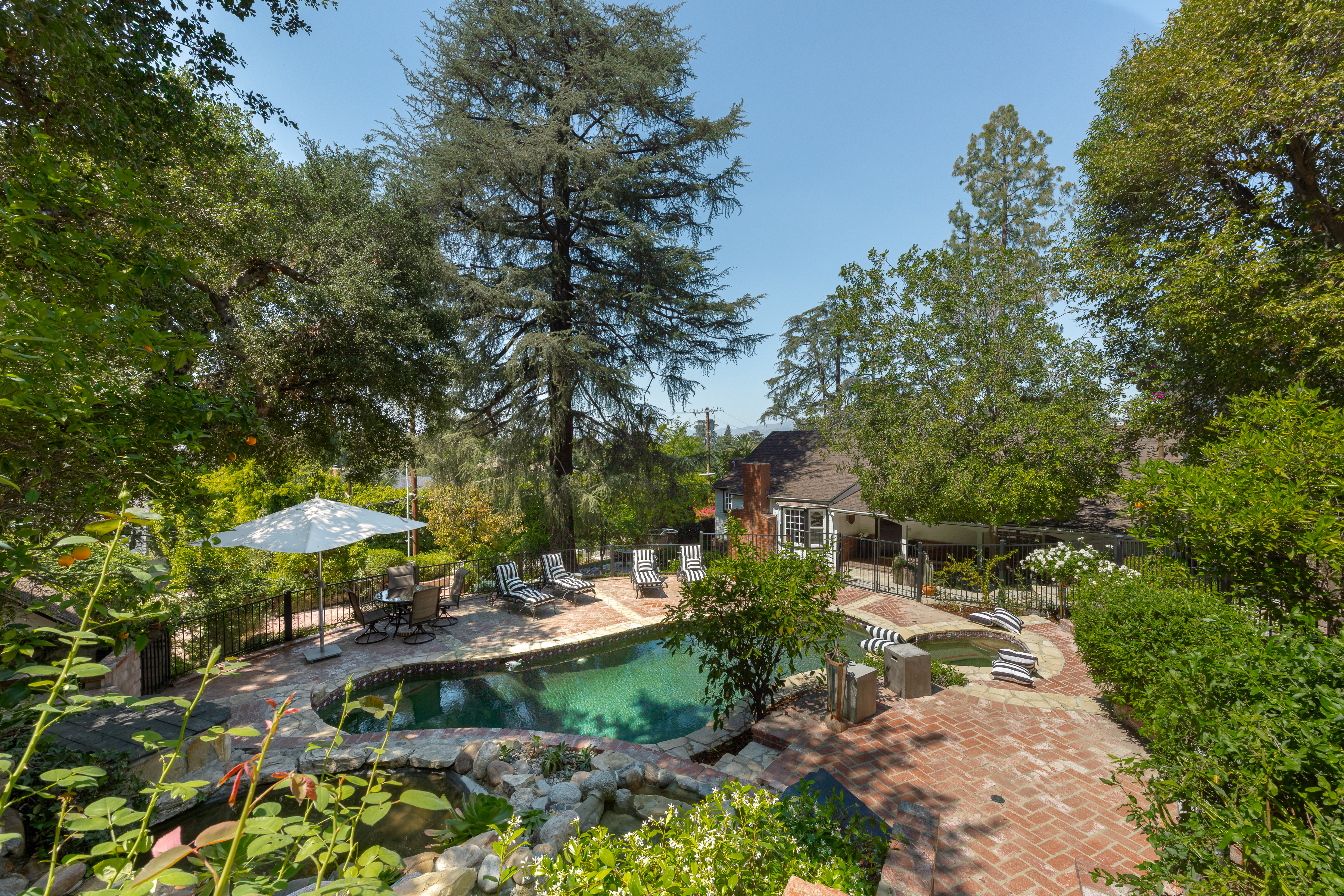  4650 Encino Avenue - 物件實景