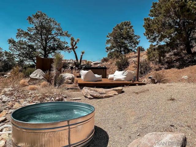Pioneertown, California, 92268, United States, 2 Bedrooms Bedrooms, ,2 BathroomsBathrooms,Residential,For Sale,1990381