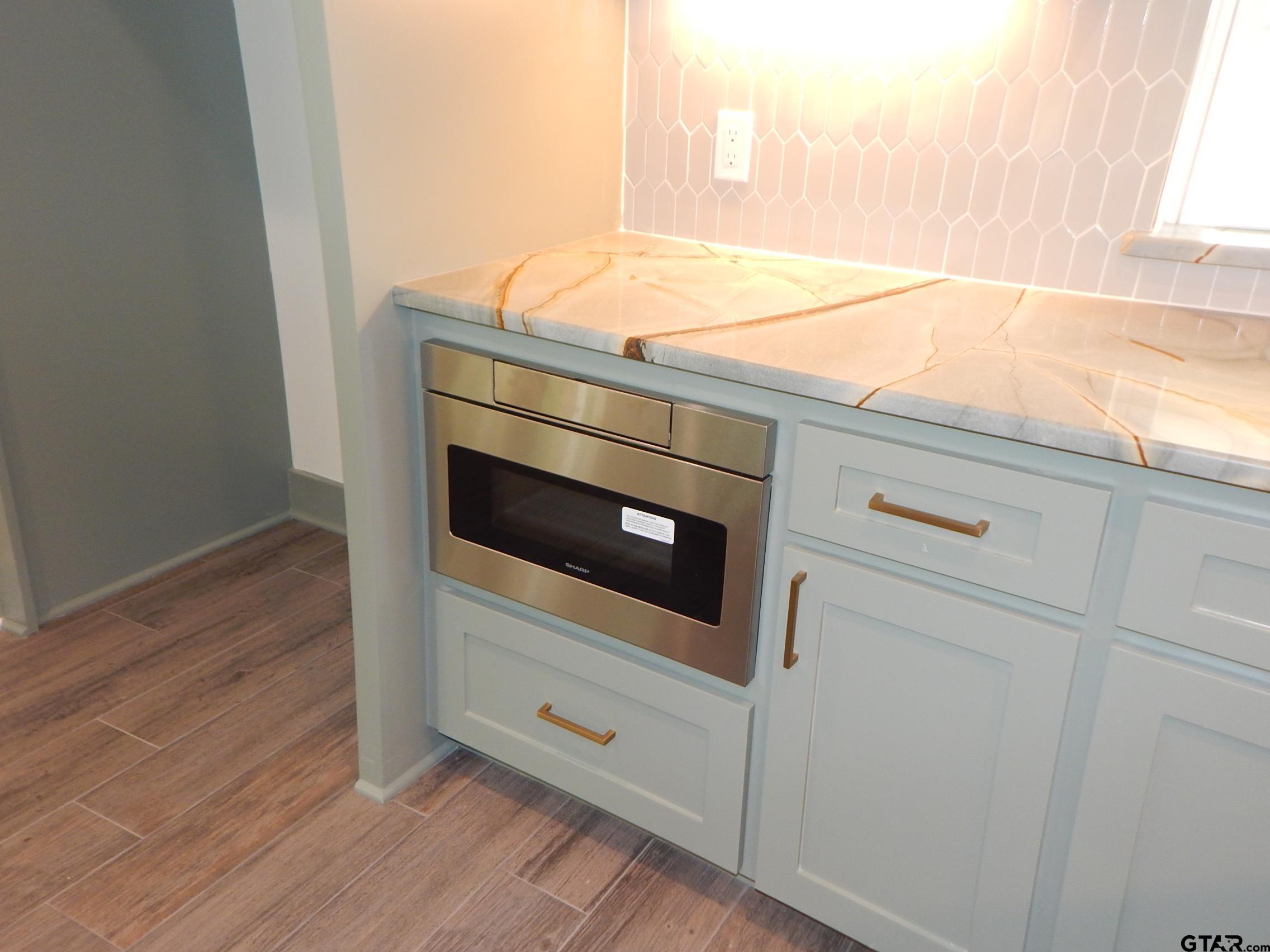 Gilmer, Texas, 75645, United States, 5 Bedrooms Bedrooms, ,3 BathroomsBathrooms,Residential,For Sale,1759847