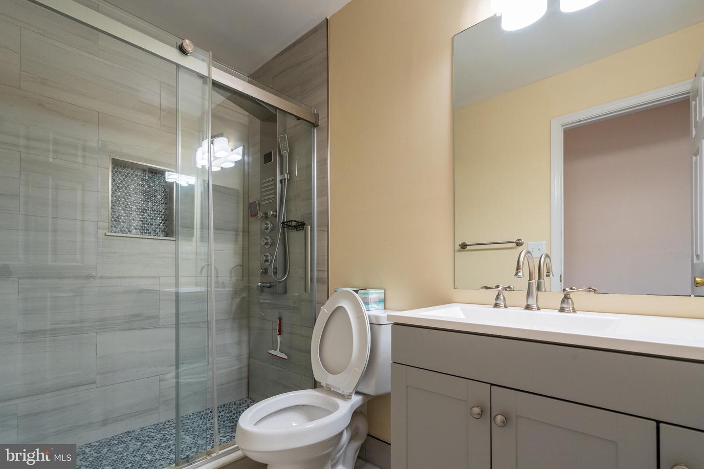 Pennington, New Jersey, 08534, United States, 3 Bedrooms Bedrooms, ,3 BathroomsBathrooms,Residential,For Sale,1939731