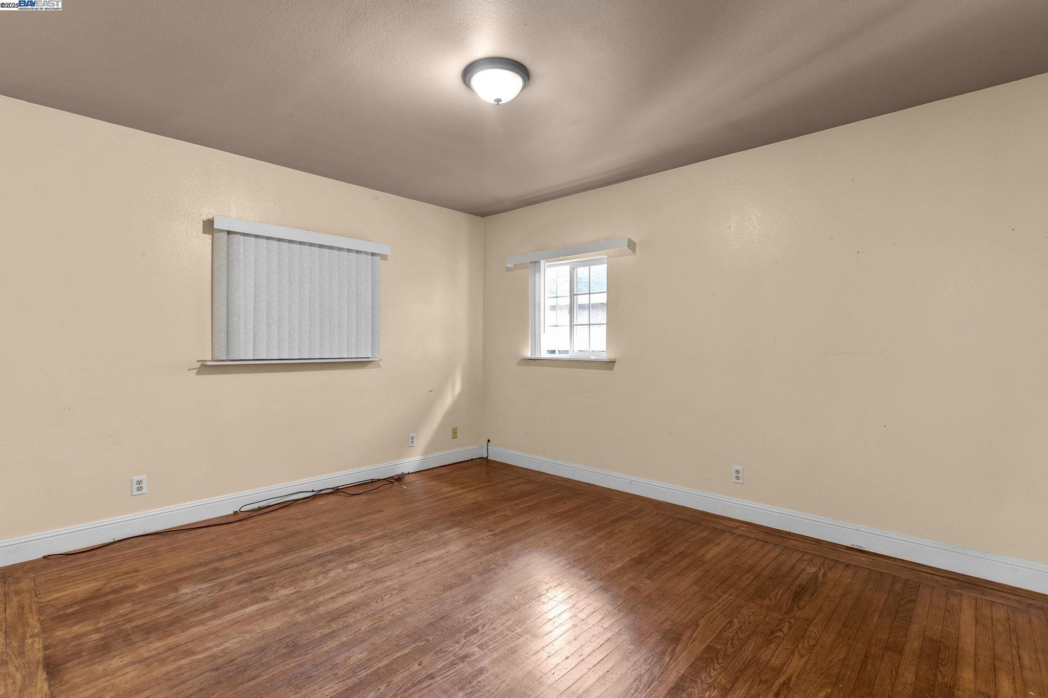 Redwood City, California, 94063, United States, 2 Bedrooms Bedrooms, ,1 BathroomBathrooms,Residential,For Sale,1991020