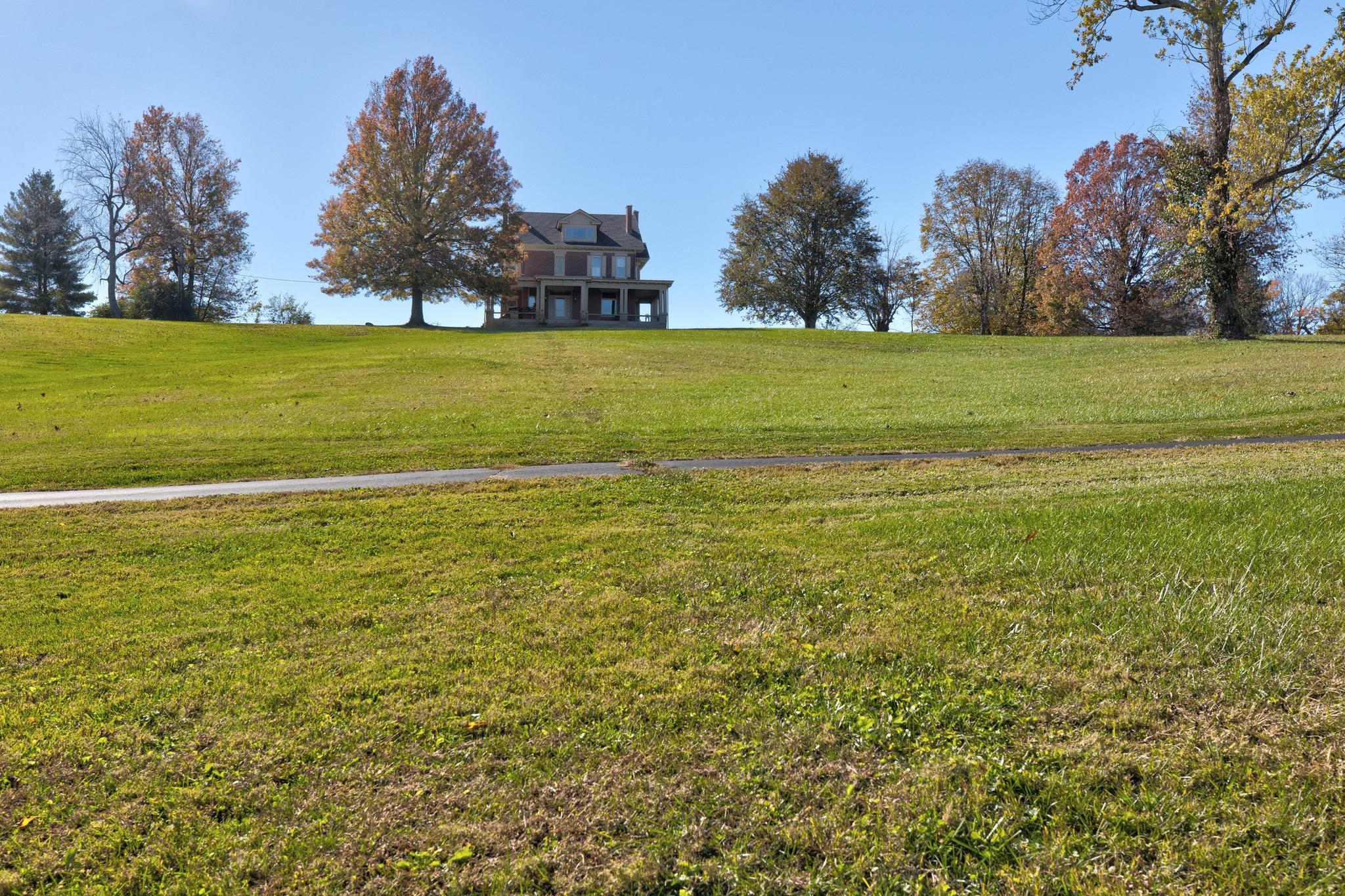 Winchester, Kentucky, 40391, United States, 3 Bedrooms Bedrooms, ,3 BathroomsBathrooms,Residential,For Sale,1992796