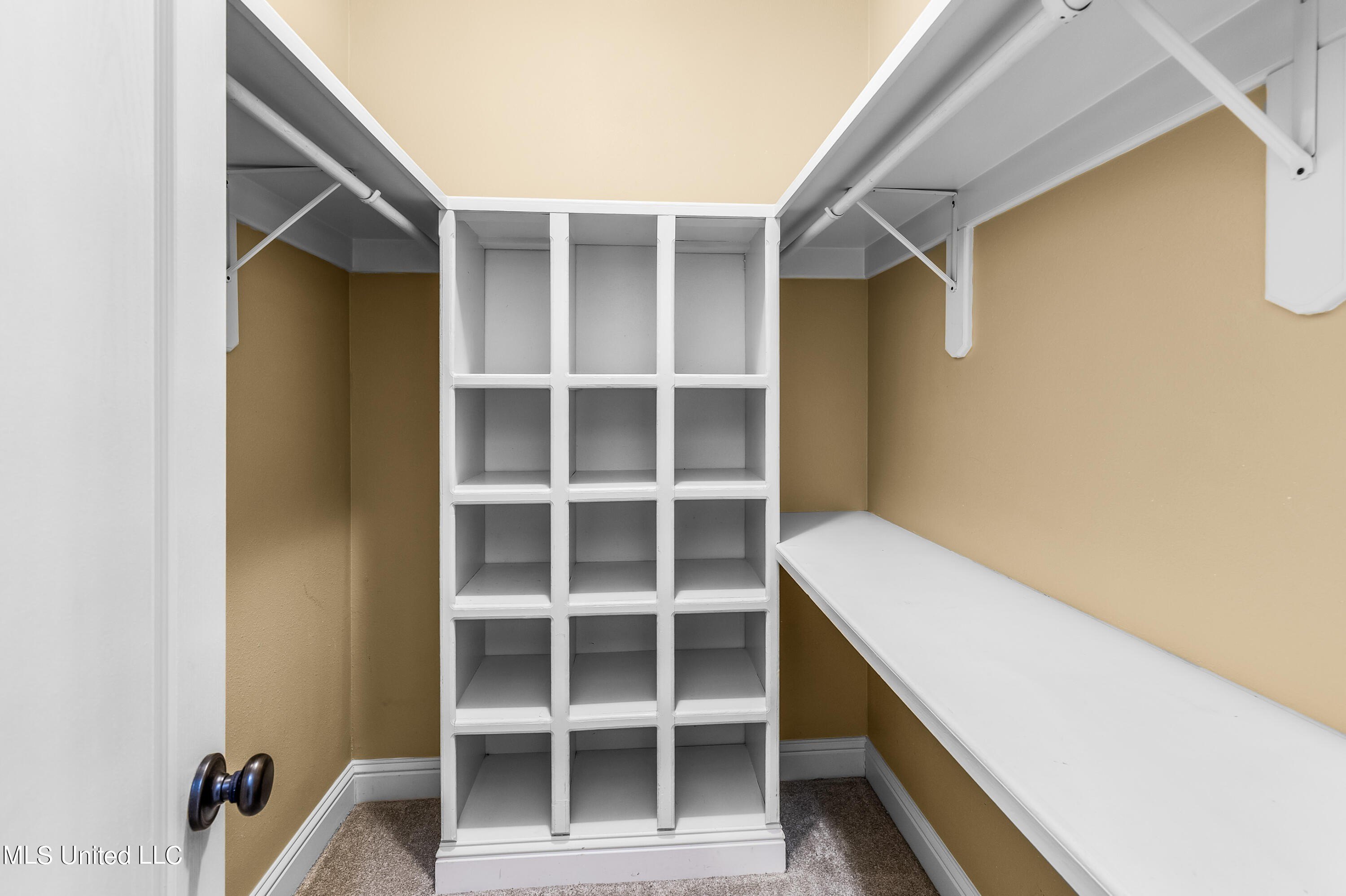 Ocean Springs, Mississippi, 39564, United States, 4 Bedrooms Bedrooms, ,3 BathroomsBathrooms,Residential,For Sale,1978241