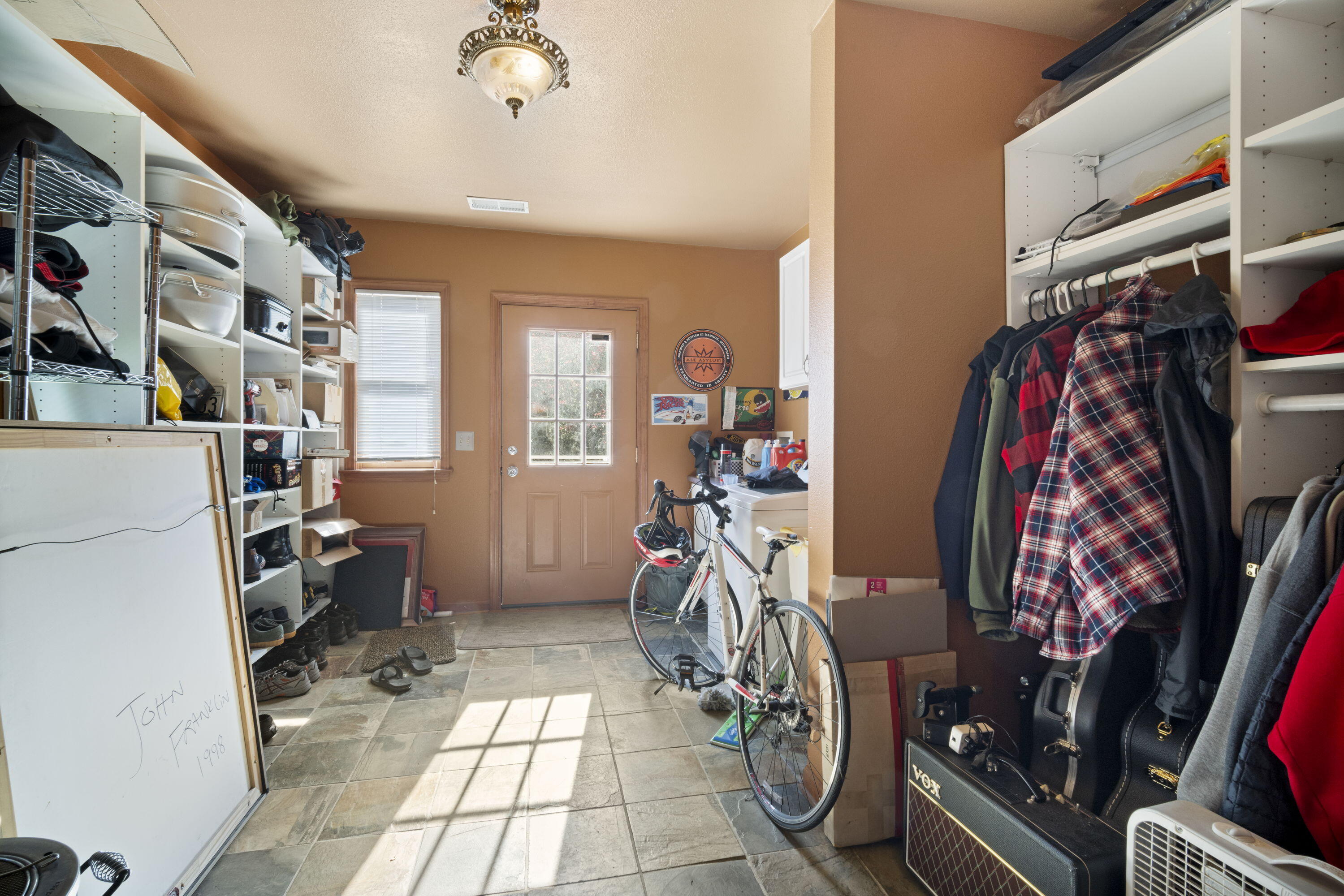 Milwaukee, Wisconsin, 53202, United States, 3 Bedrooms Bedrooms, ,3 BathroomsBathrooms,Residential,For Sale,1916050