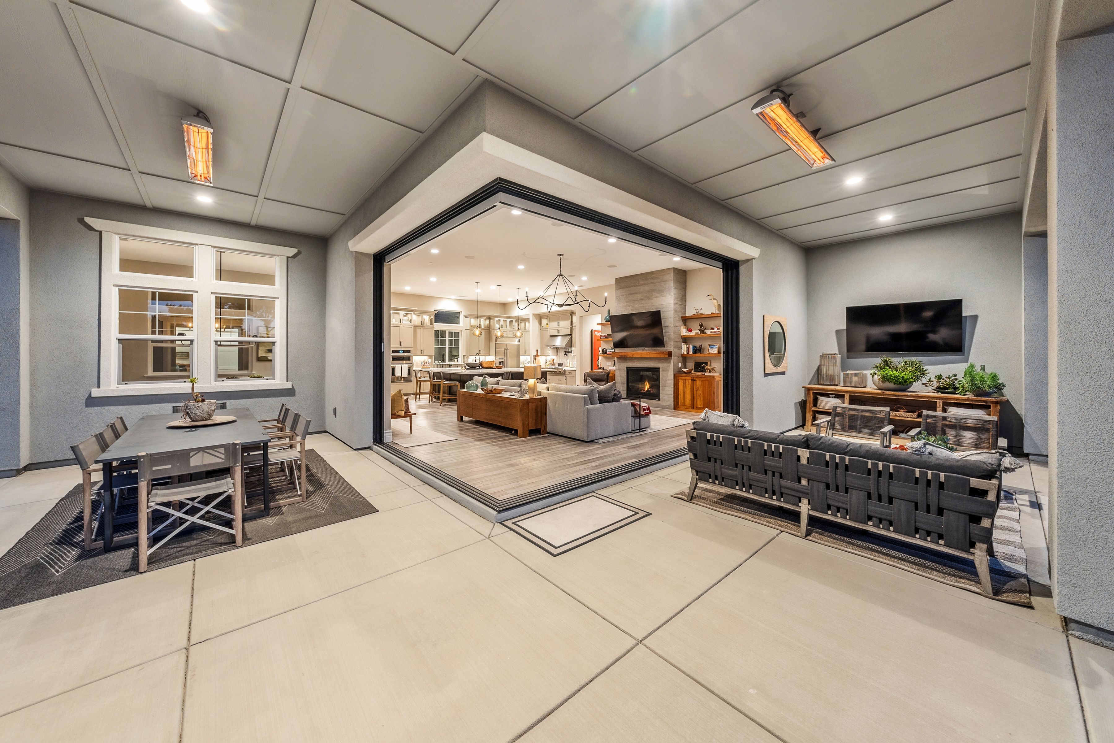  3007 Bluffs Drive - 物件實景