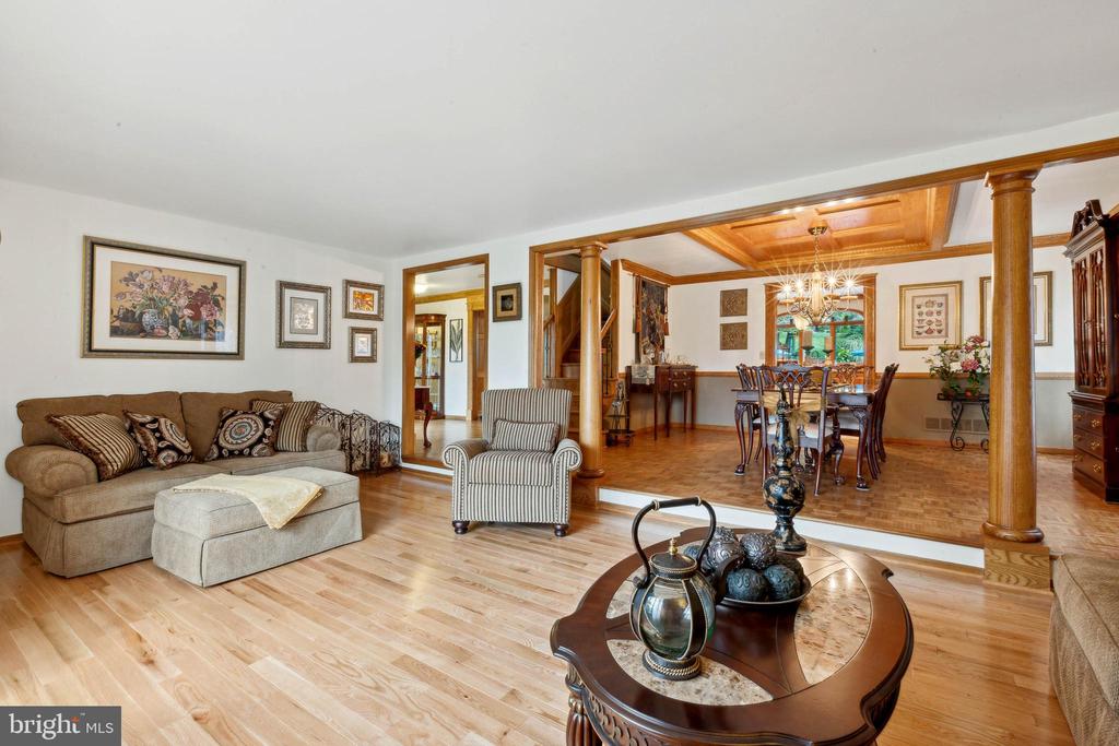 Colts Neck, New Jersey, 07722, United States, 4 Bedrooms Bedrooms, ,4 BathroomsBathrooms,Residential,For Sale,1792181