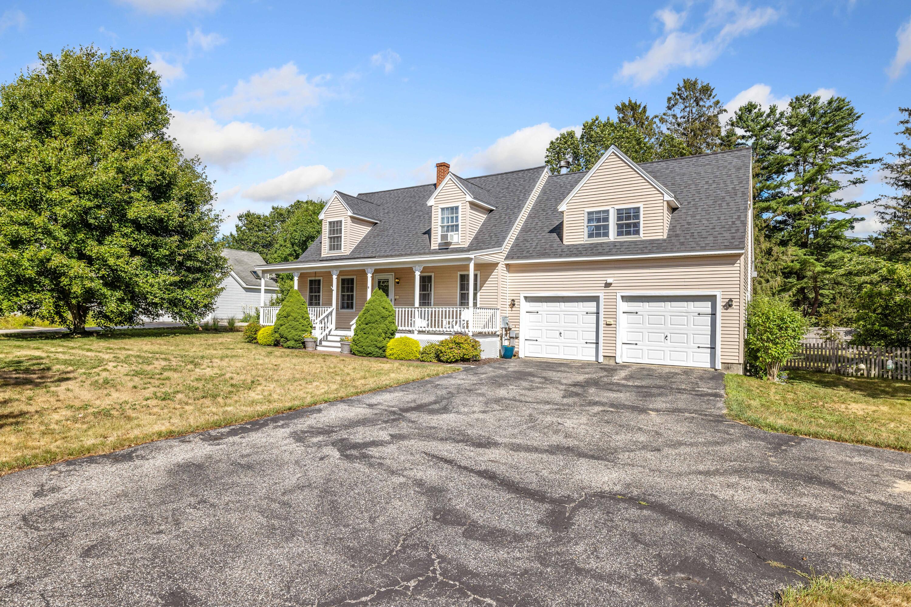 Kennebunk, Maine, 04043, United States, 4 Bedrooms Bedrooms, ,3 BathroomsBathrooms,Residential,For Sale,1901134