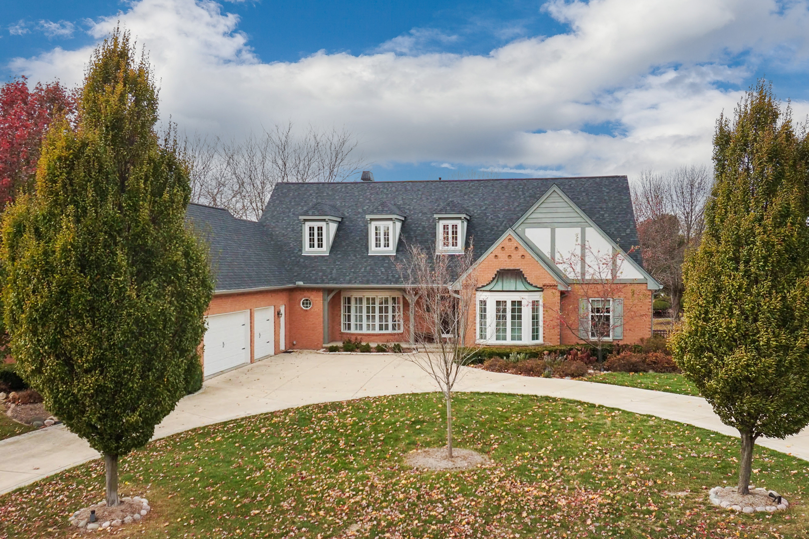 Bloomington, Illinois, 61704, United States, 5 Bedrooms Bedrooms, ,4 BathroomsBathrooms,Residential,For Sale,1991973