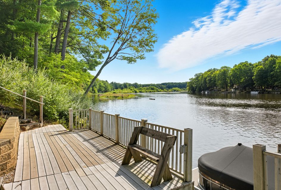 Big Rapids, Michigan, 49307, United States, 3 Bedrooms Bedrooms, ,4 BathroomsBathrooms,Residential,For Sale,1976014