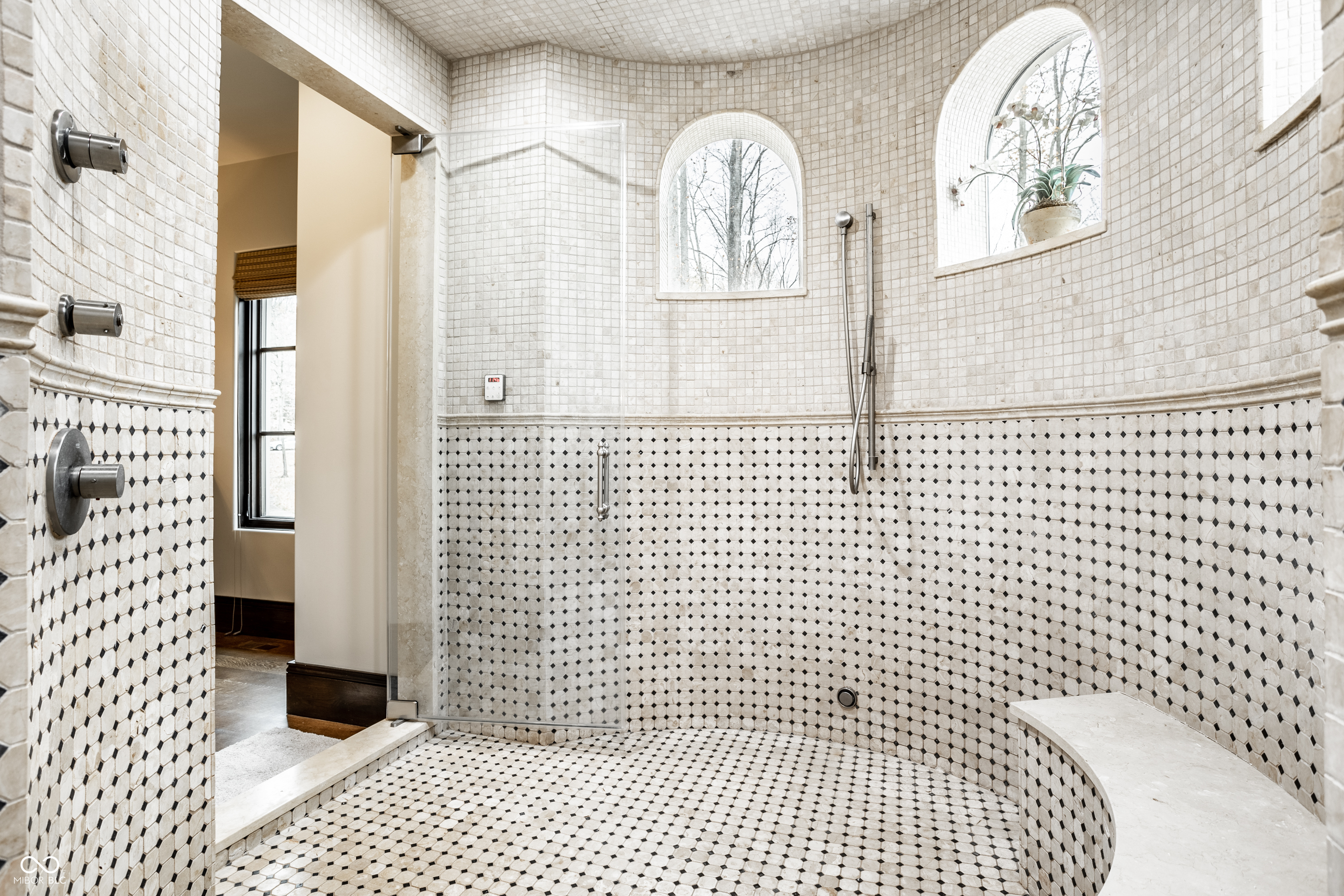 Zionsville, Indiana, 46077, United States, 5 Bedrooms Bedrooms, ,9 BathroomsBathrooms,Residential,For Sale,2012395