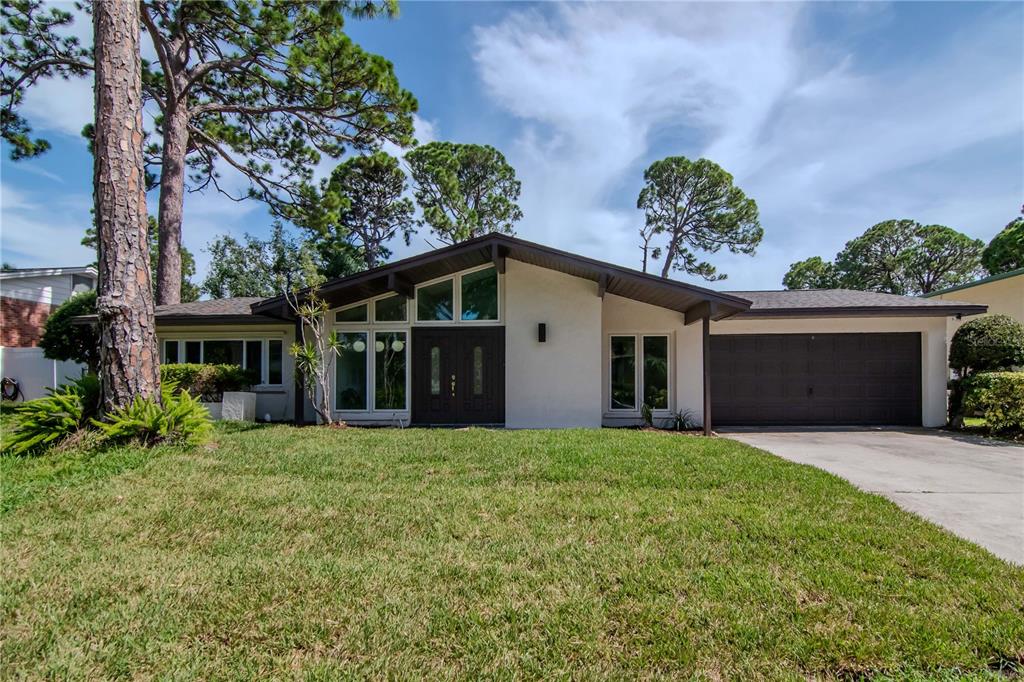 Seminole, Florida, 33776, United States, 5 Bedrooms Bedrooms, ,3 BathroomsBathrooms,Residential,For Sale,1913613