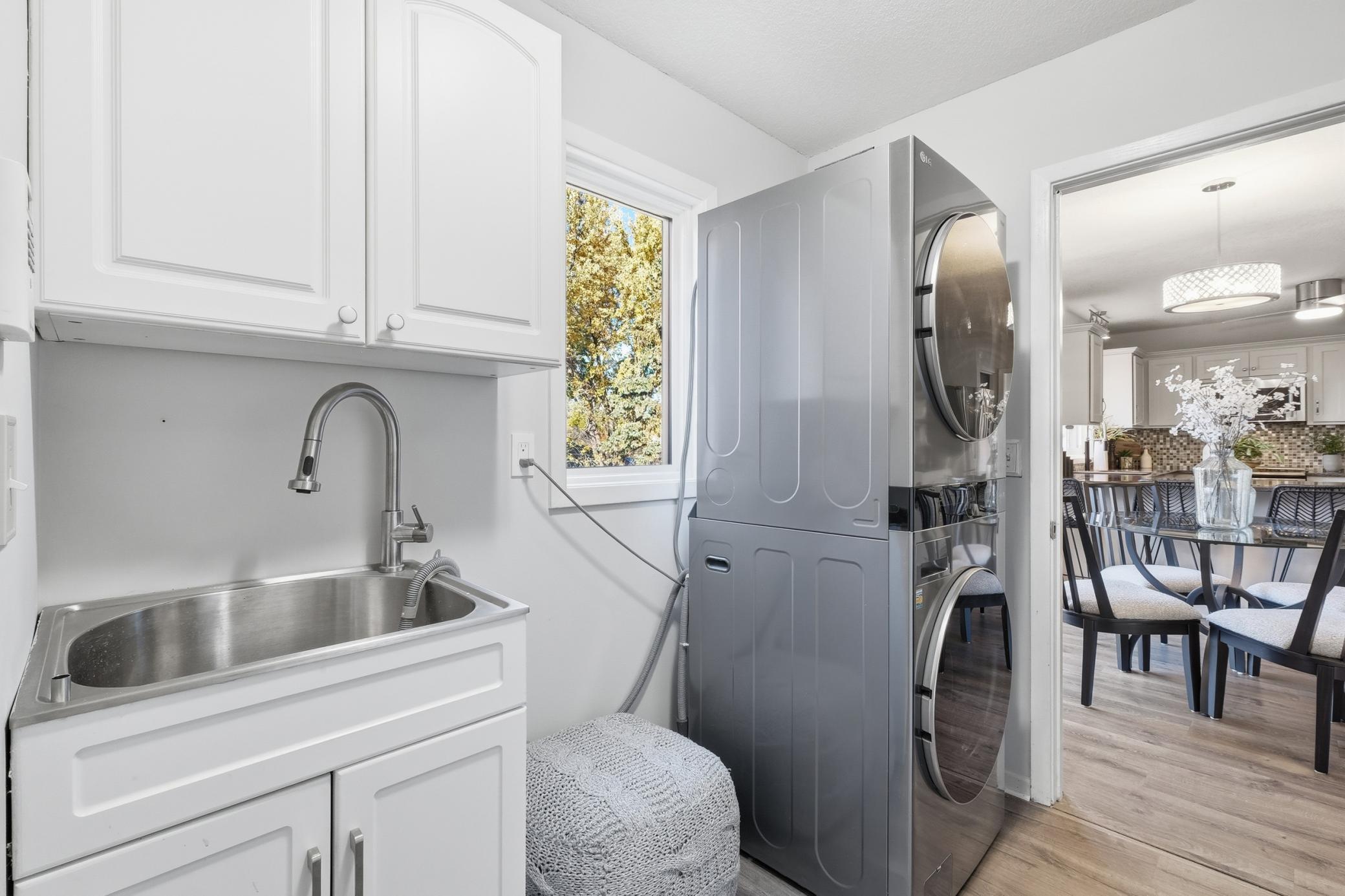 Woodbury, Minnesota, 55125, United States, 4 Bedrooms Bedrooms, ,2 BathroomsBathrooms,Residential,For Sale,1991775