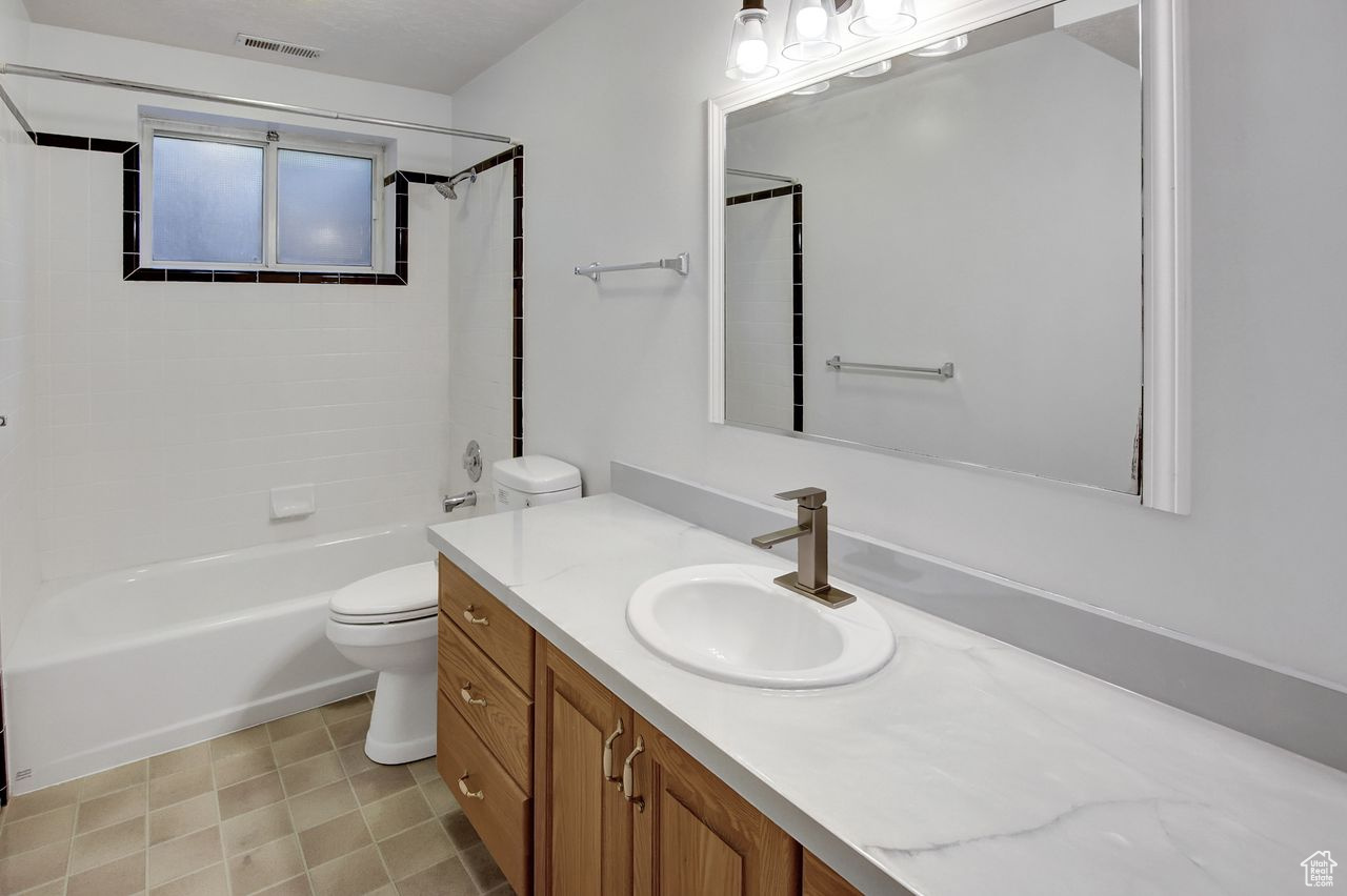 Logan, Utah, 84341, United States, 5 Bedrooms Bedrooms, ,2 BathroomsBathrooms,Residential,For Sale,1919566