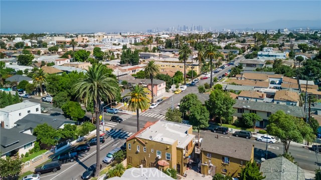 Huntington Park, California, 90255, United States, 6 Bedrooms Bedrooms, ,Residential,For Sale,1919112