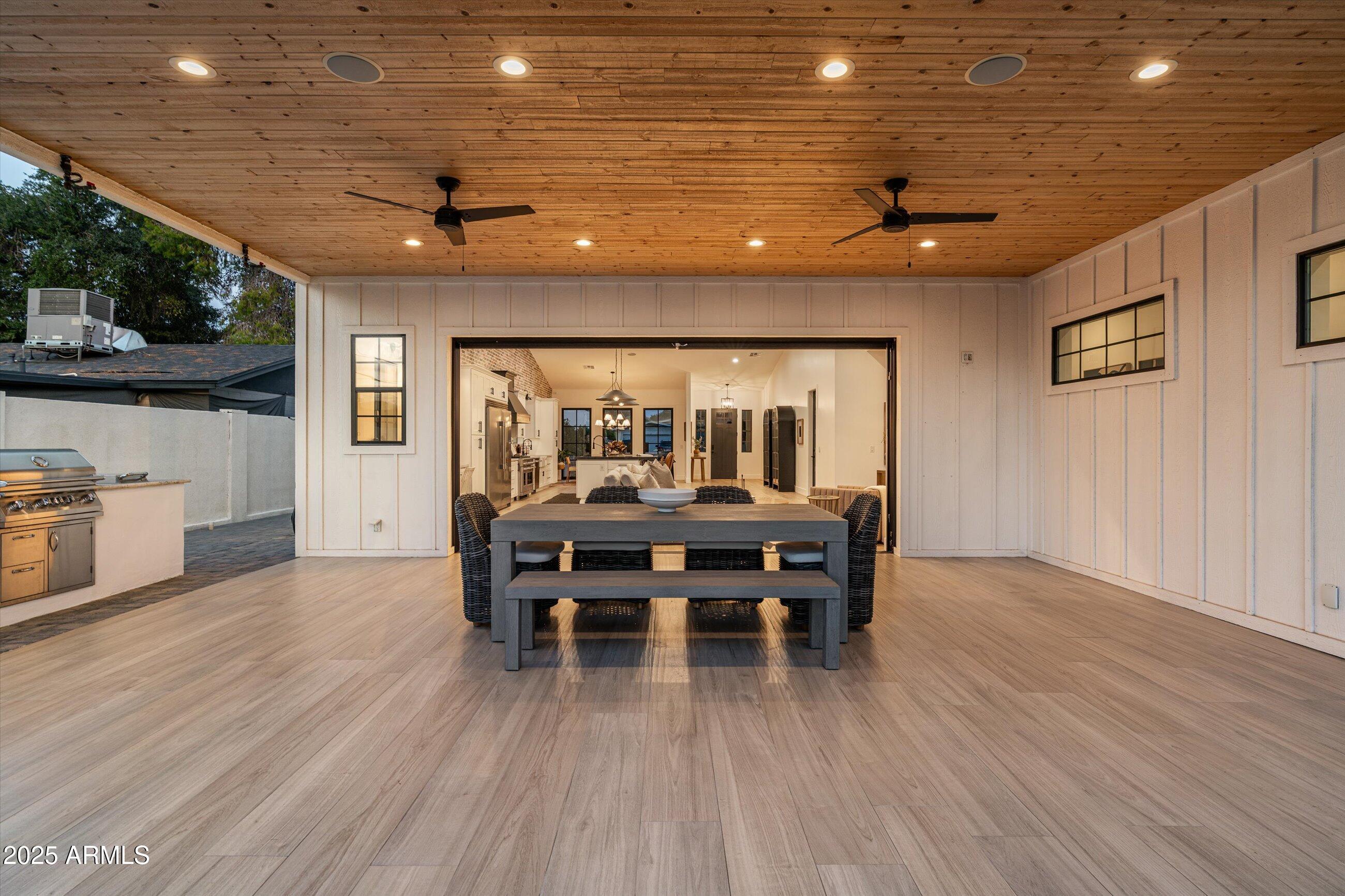 Phoenix, Arizona, 85018, United States, 4 Bedrooms Bedrooms, ,4 BathroomsBathrooms,Residential,For Sale,1993183