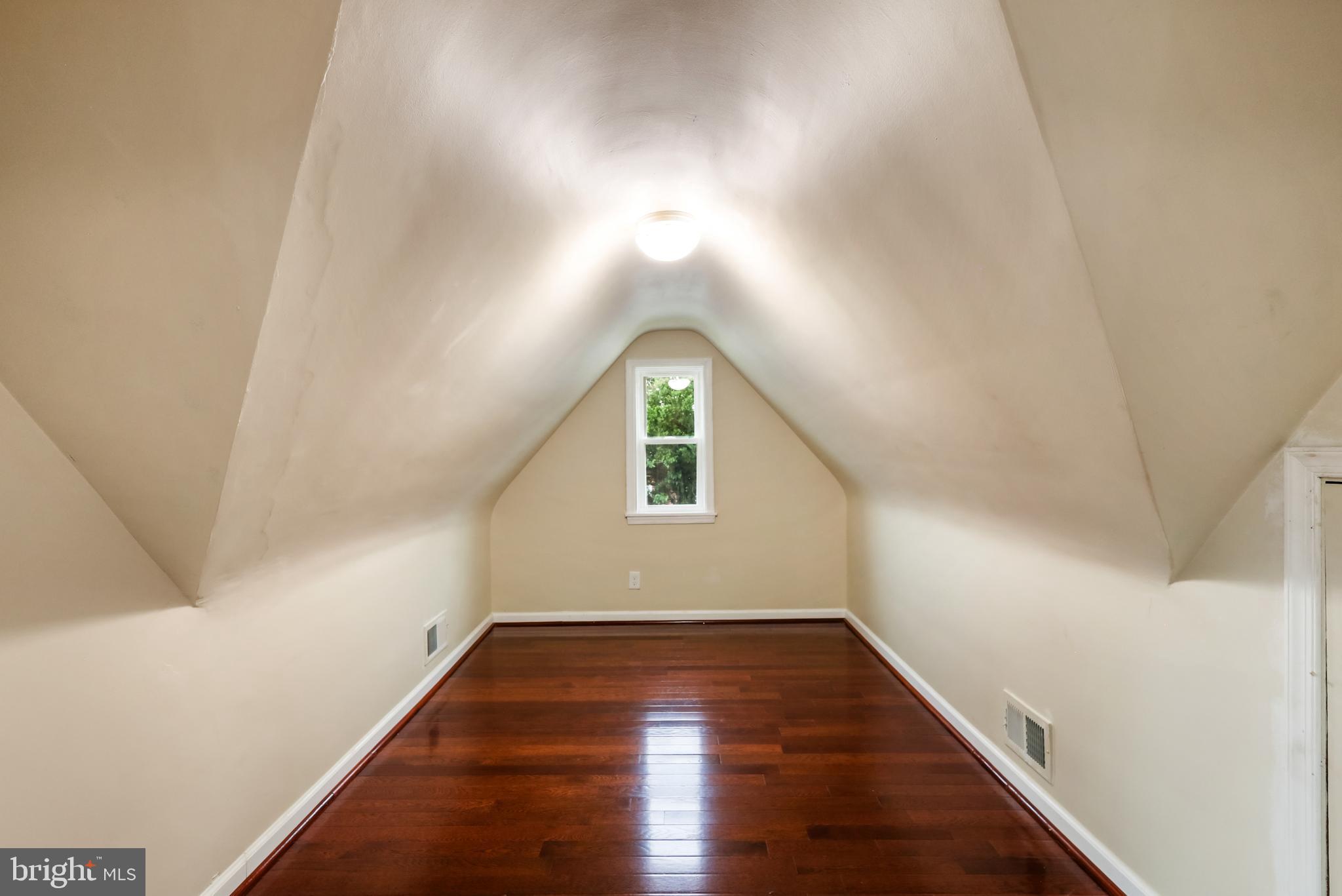 Glen Burnie, Maryland, 21061, United States, 4 Bedrooms Bedrooms, ,4 BathroomsBathrooms,Residential,For Sale,1900574