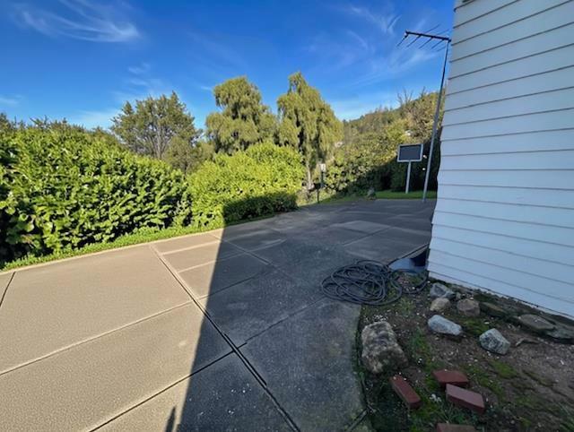 Oakland, California, 94605, United States, 3 Bedrooms Bedrooms, ,1 BathroomBathrooms,Residential,For Sale,2011144