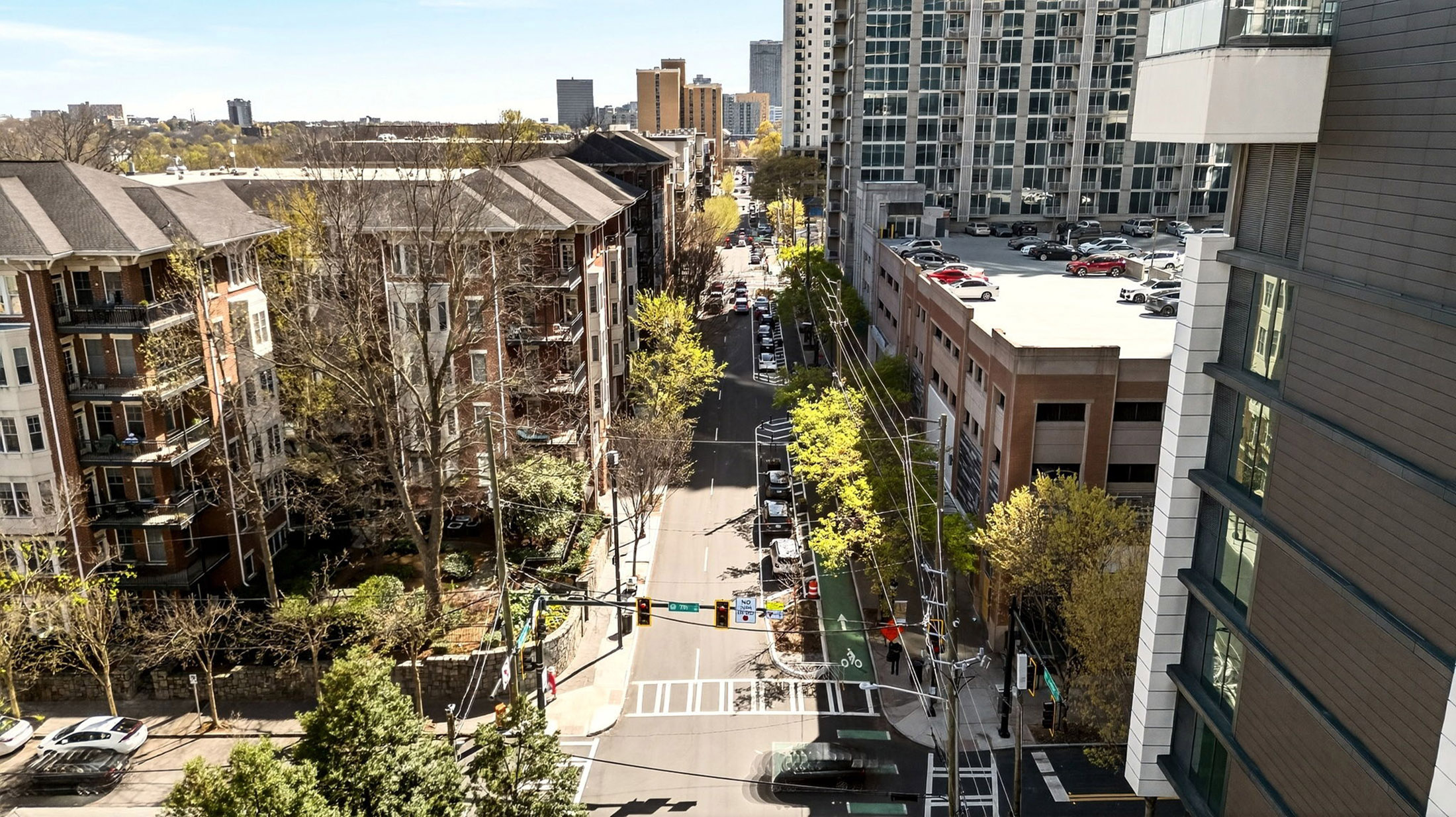  Light-filled Condo Perched Above Peachtree Street in Midtown - 物件實景