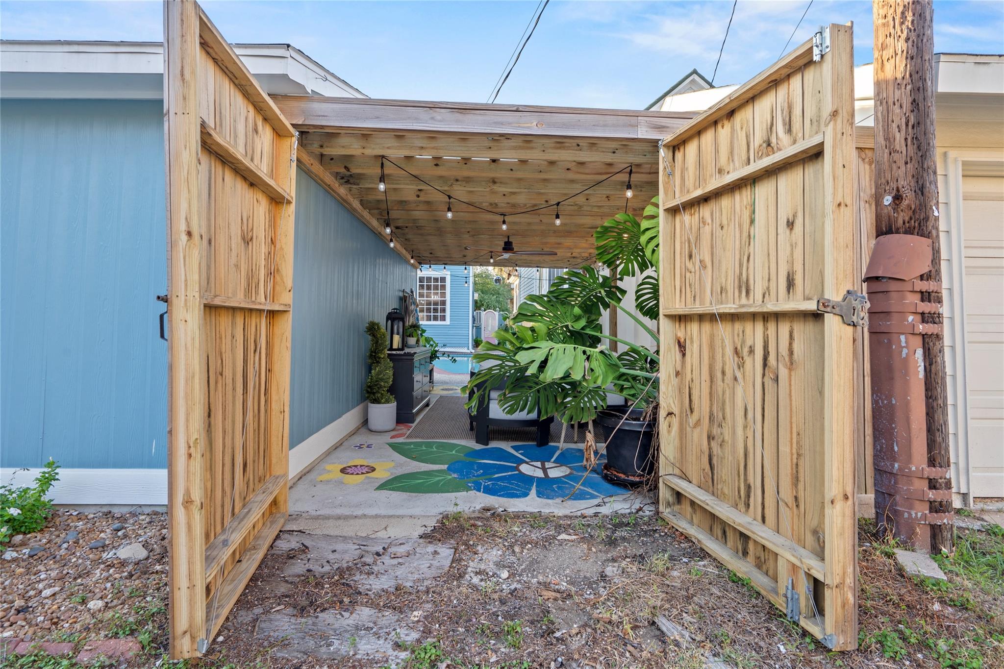 Galveston, Texas, 77550, United States, 4 Bedrooms Bedrooms, ,4 BathroomsBathrooms,Residential,For Sale,1934490