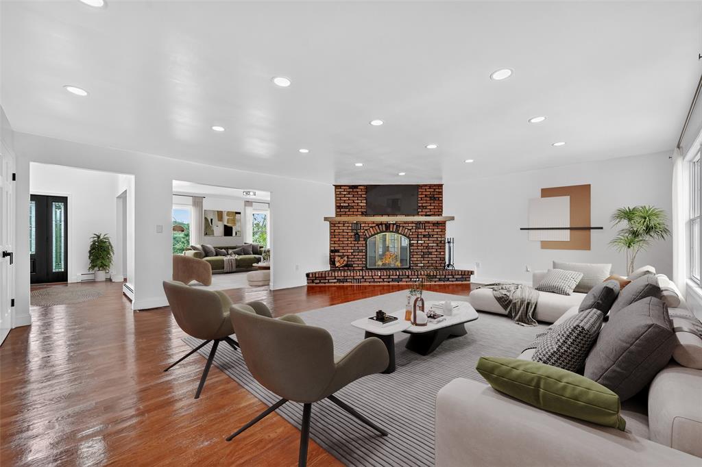 Warwick, New York, 10990, United States, 5 Bedrooms Bedrooms, ,4 BathroomsBathrooms,Residential,For Sale,1981547