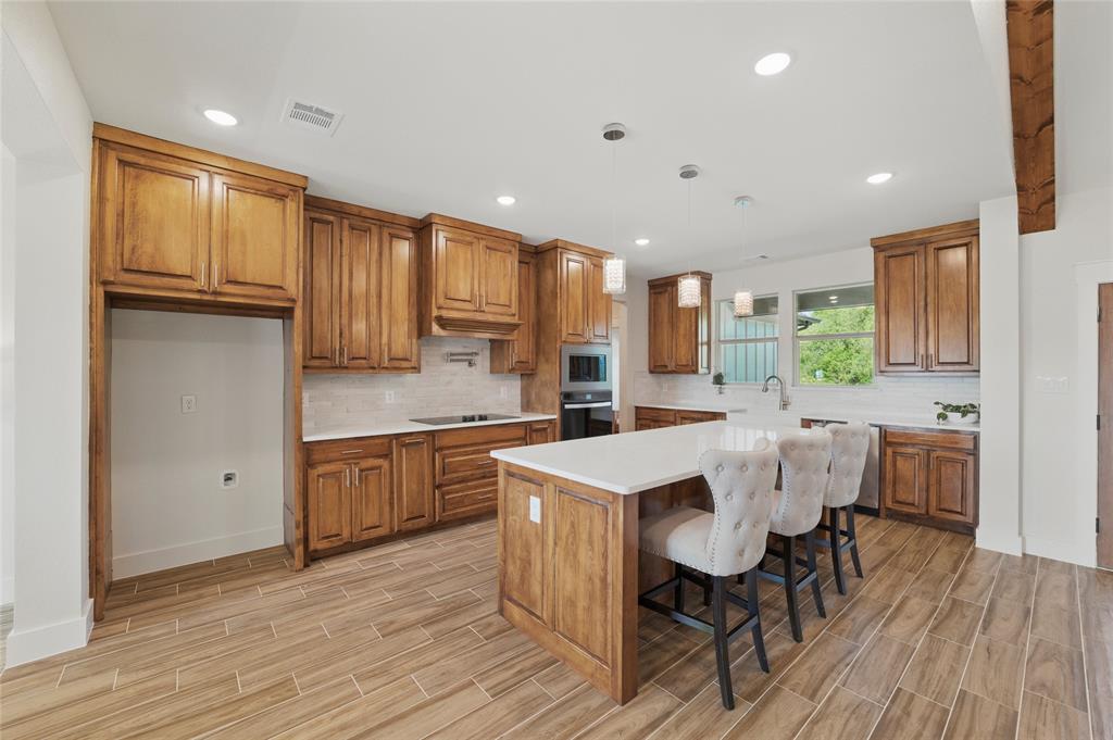 Weatherford, Texas, 76085, United States, 4 Bedrooms Bedrooms, ,3 BathroomsBathrooms,Residential,For Sale,1976315