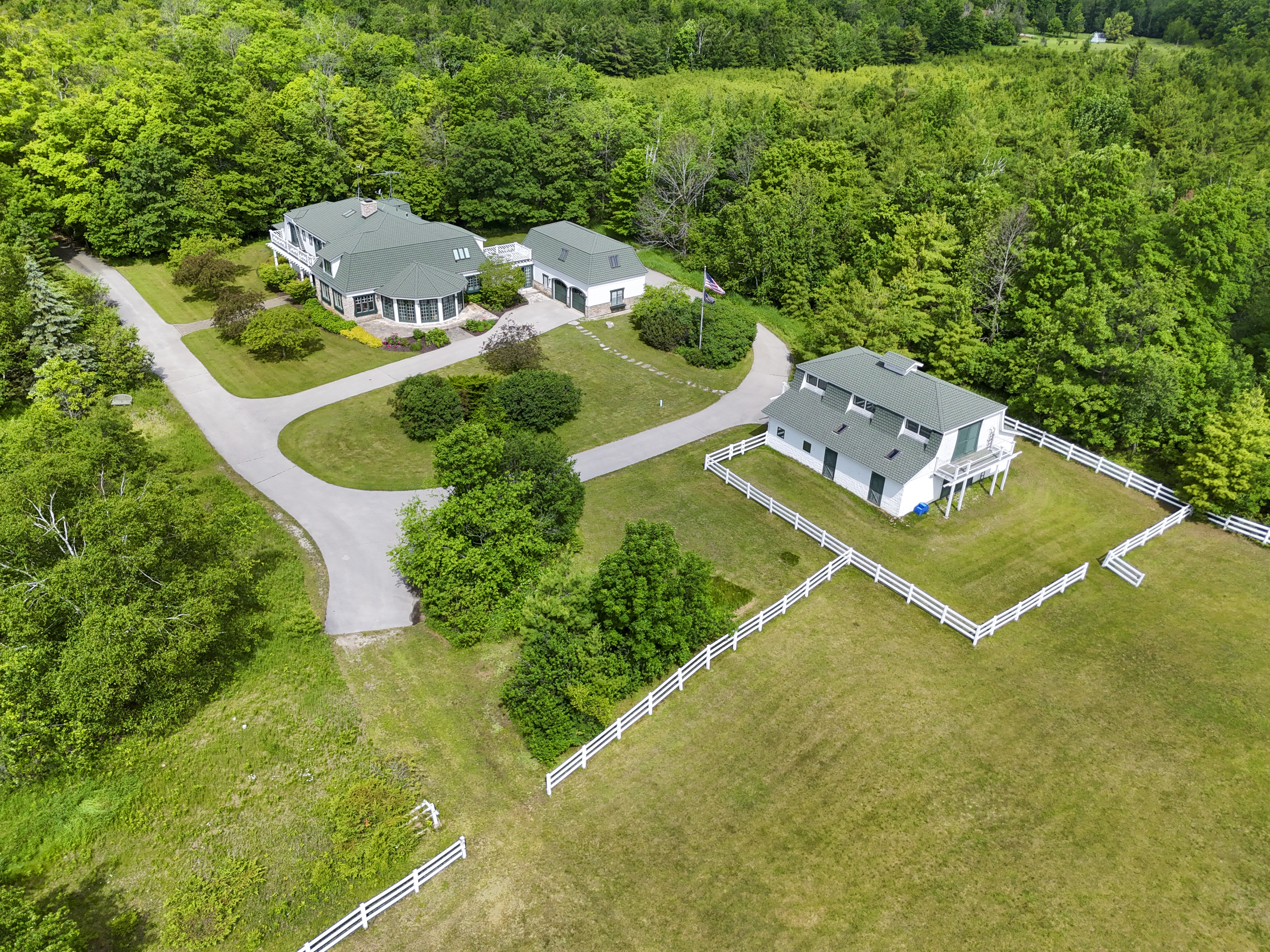 Sprawling Door County Estate on 30 Acres - 物件實景