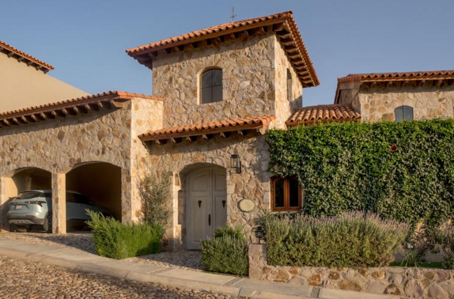 San Miguel de Allende, Guanajuato, 37893, Mexico, 3 Bedrooms Bedrooms, ,3 BathroomsBathrooms,Residential,For Sale,1762395