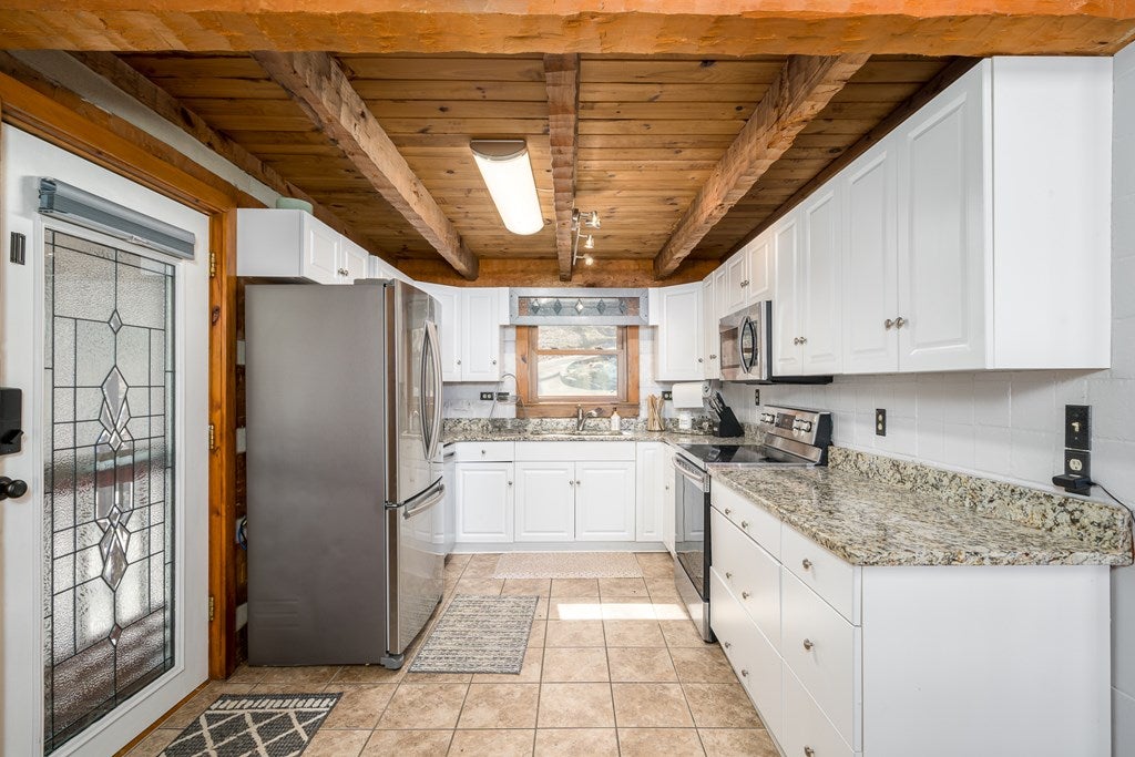 Ellijay, Georgia, 30540, United States, 4 Bedrooms Bedrooms, ,4 BathroomsBathrooms,Residential,For Sale,1858933