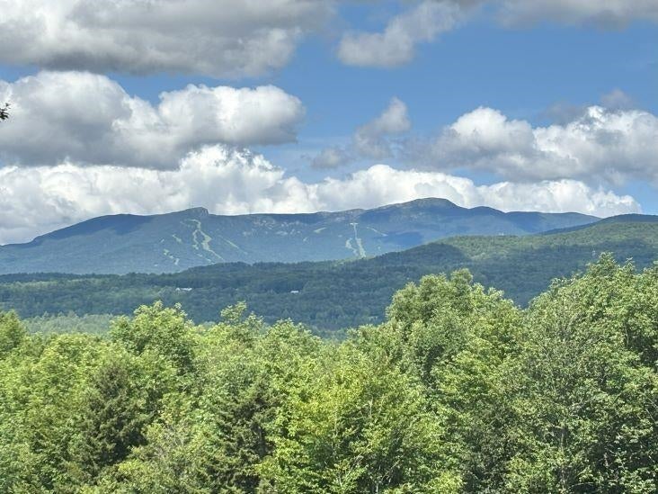 Stowe, Vermont, 05672, United States, 3 Bedrooms Bedrooms, ,2 BathroomsBathrooms,Residential,For Sale,1907047