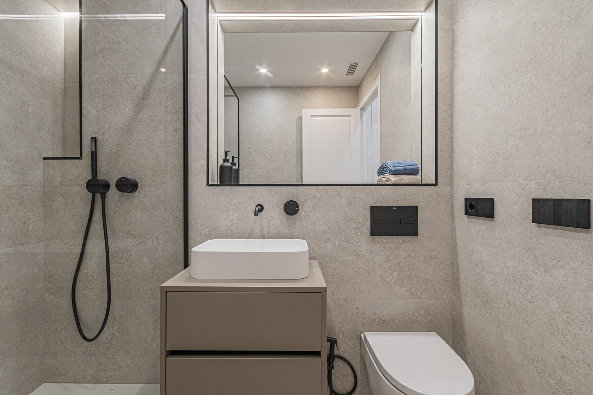  Exclusive brand new home in a regal estate on Mallorca Street - 物件實景