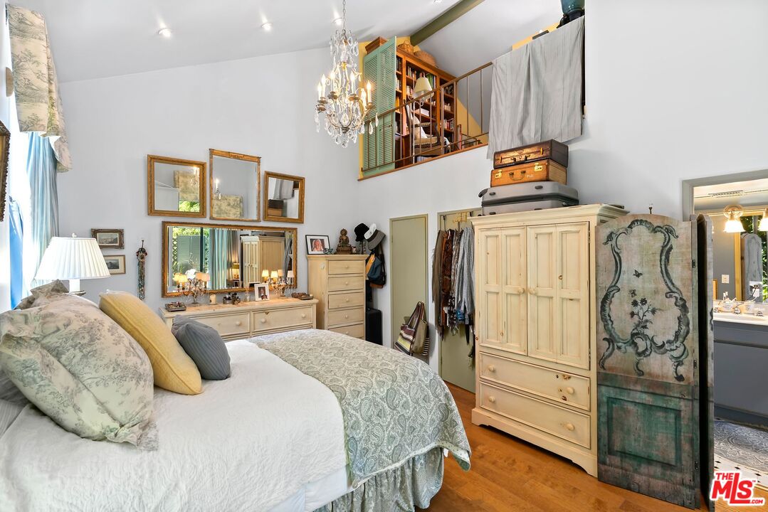 West Hollywood, California, 90069, United States, 2 Bedrooms Bedrooms, ,3 BathroomsBathrooms,Residential,For Sale,1896709